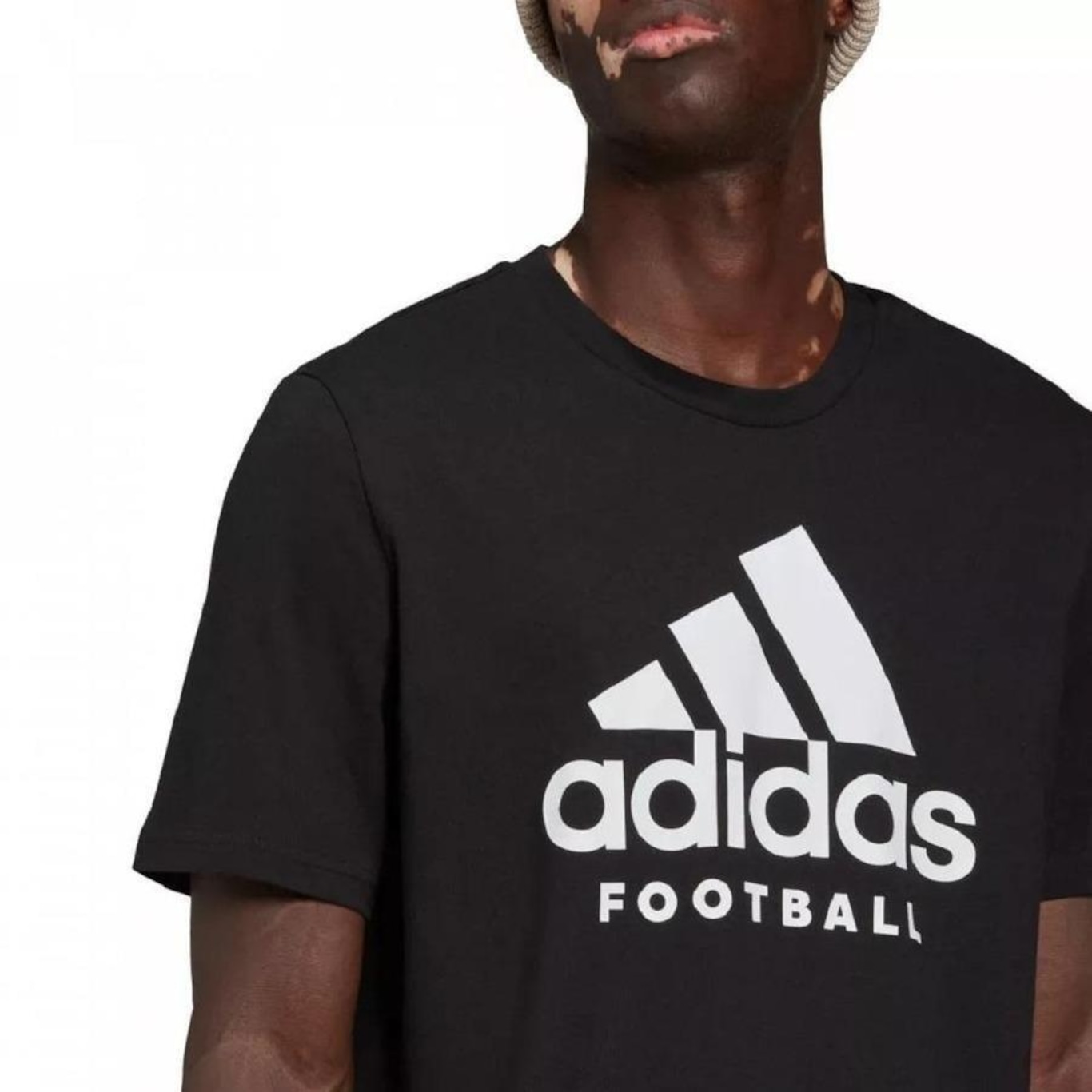 Camiseta adidas Grafica Football Logo - Masculina - Foto 4