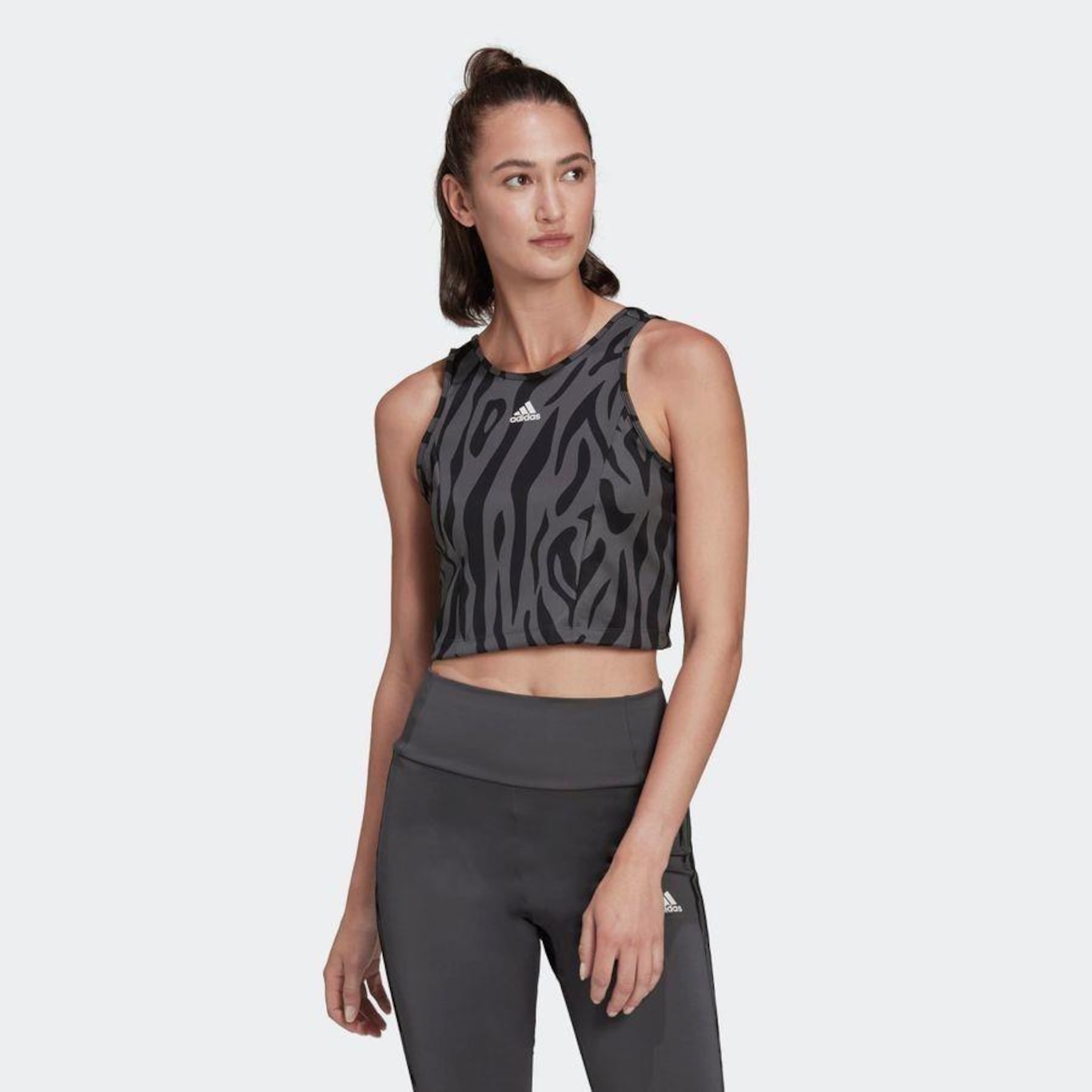 Top Fitness Cropped adidas AEROREADY Designed to Move Tiger-Print - Adulto - Foto 3