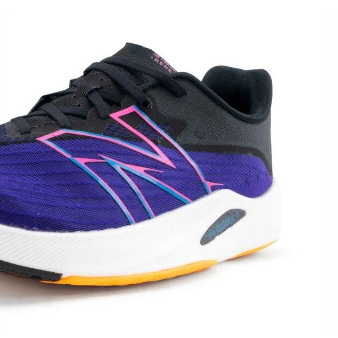 Tênis New Balance Fuelcell Rebel V2 - Feminino - Foto 4