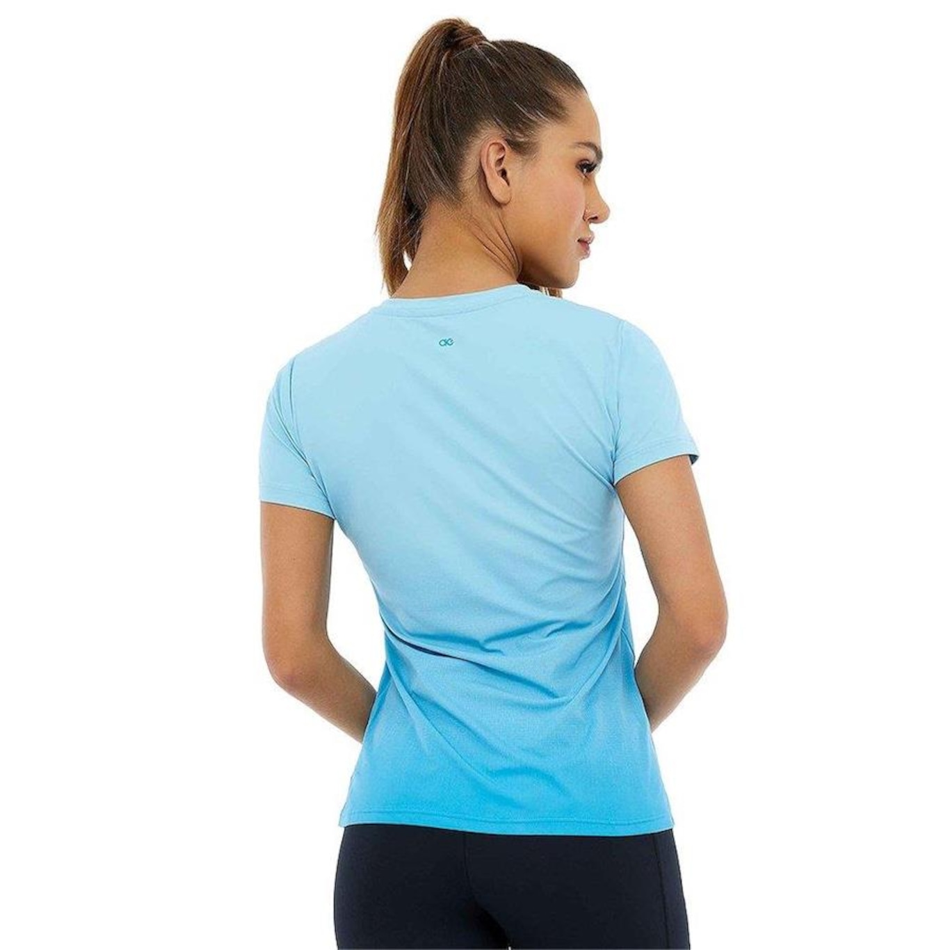 Camiseta Alto Giro Skin Fit - Feminina - Foto 2