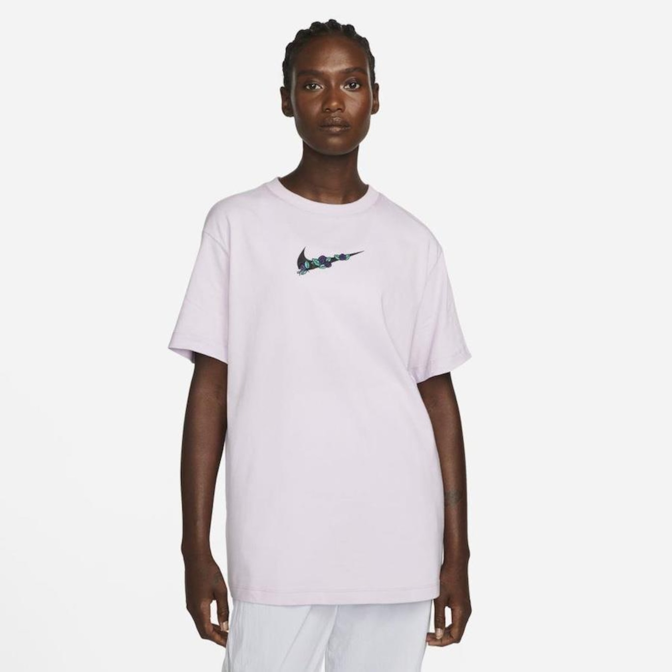 Camiseta Nike Sportswear Valentine Day - Feminina em Promoção