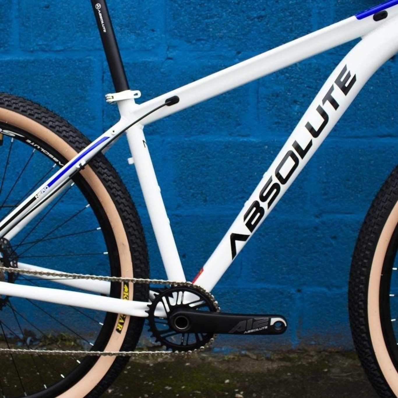 Bike Absolute Nero 4 Aro 29 Mtb 12v Freio Hidrául Susp Trava