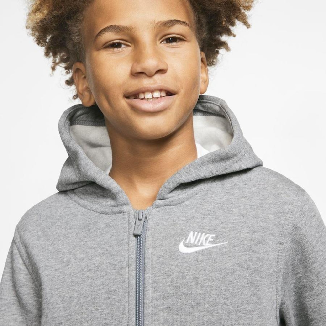 Jaqueta com Capuz Nike Sportswear Club - Infantil - Foto 3