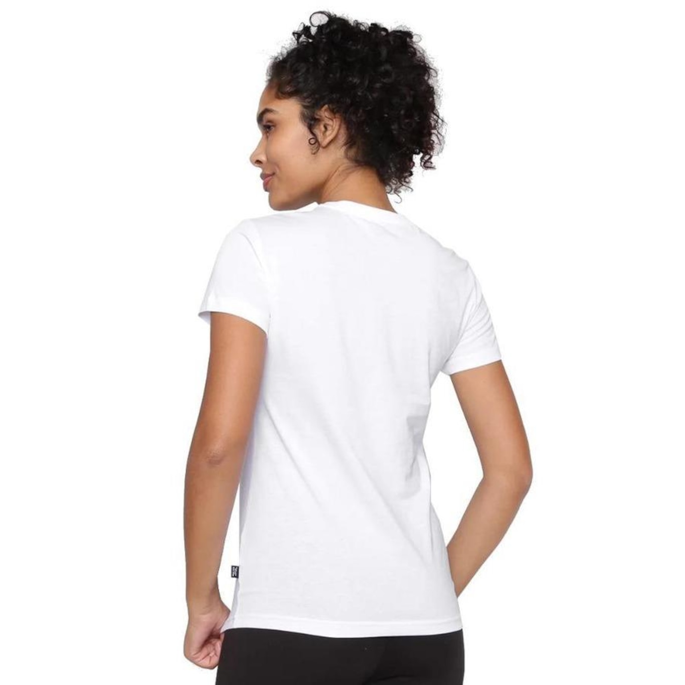 Camiseta Puma Essentials Metallic Logo - Feminina - Foto 4