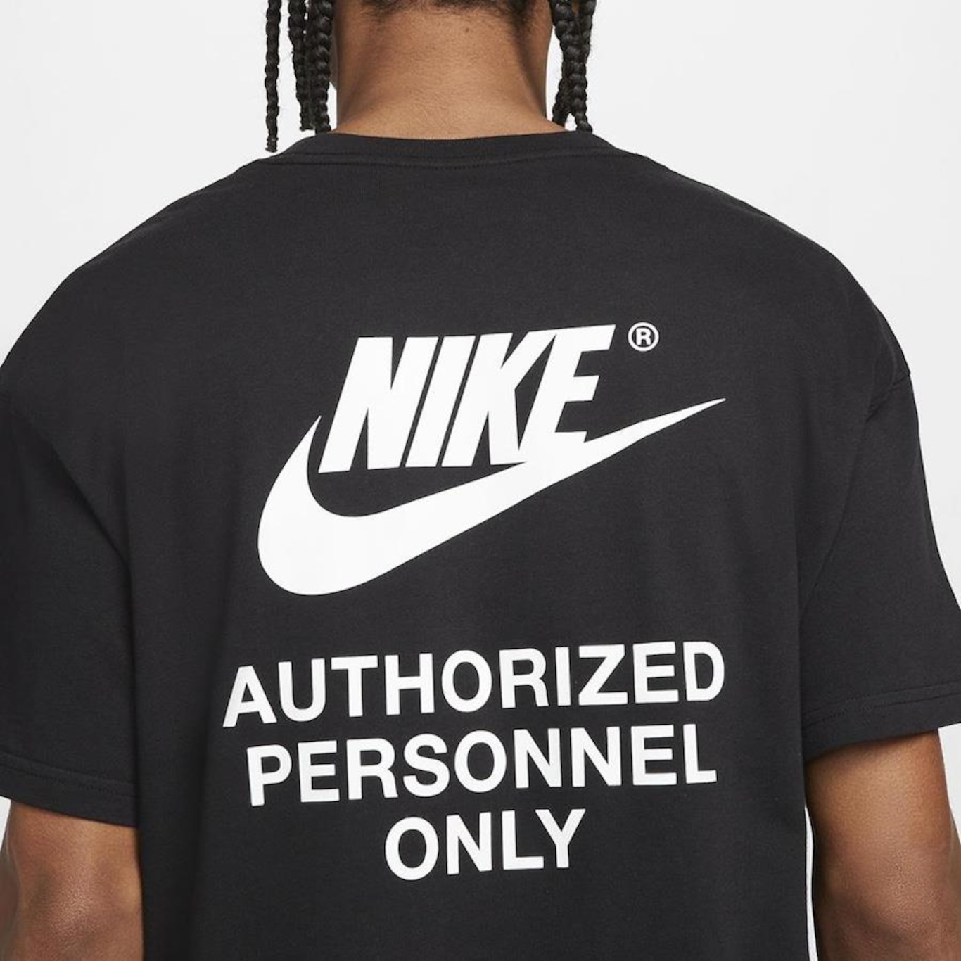 Camiseta Nike NSW Authorized Personnel Tee - Masculina - Foto 5