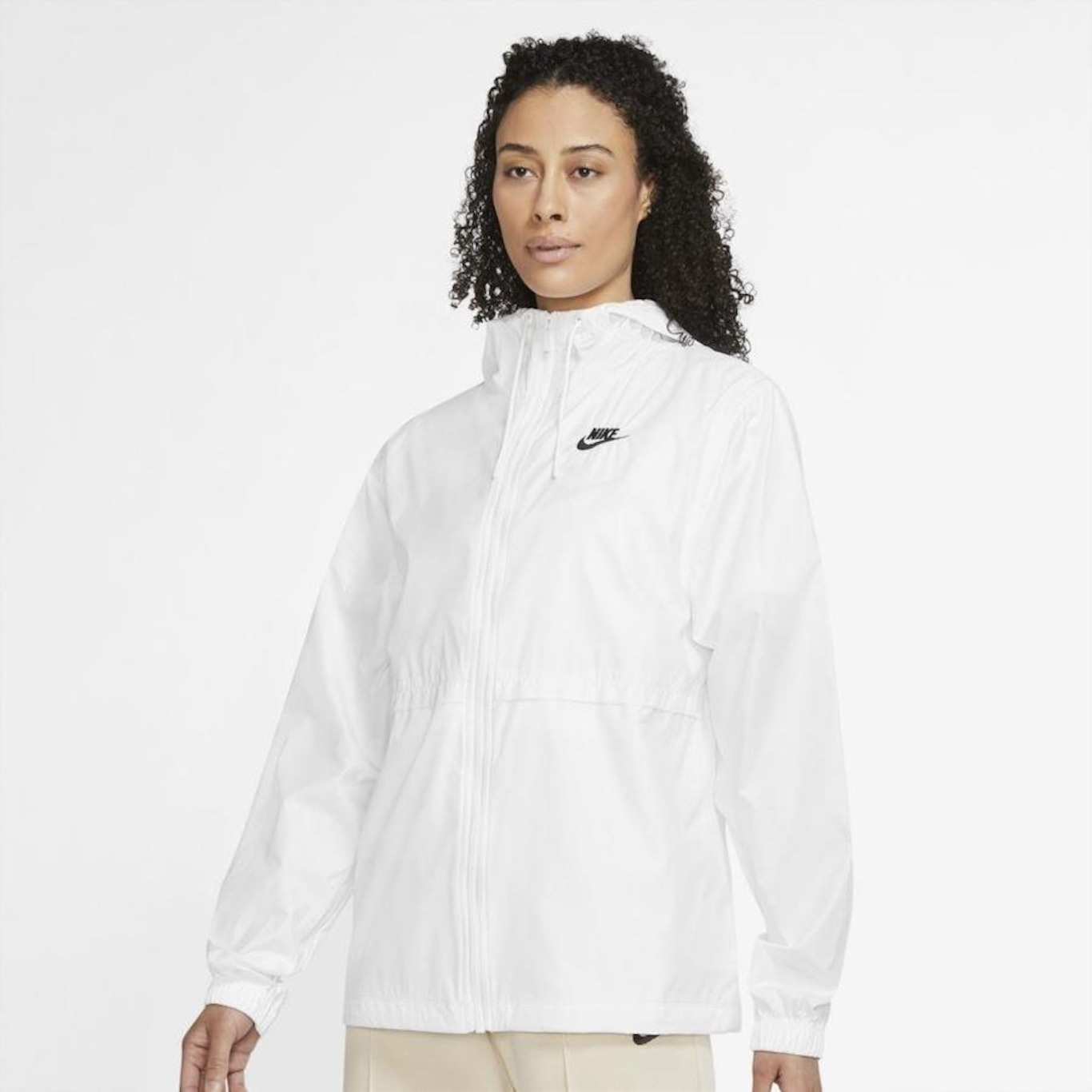 Jaqueta com Capuz Nike Sportswear Essential Repel - Feminina em Promoção