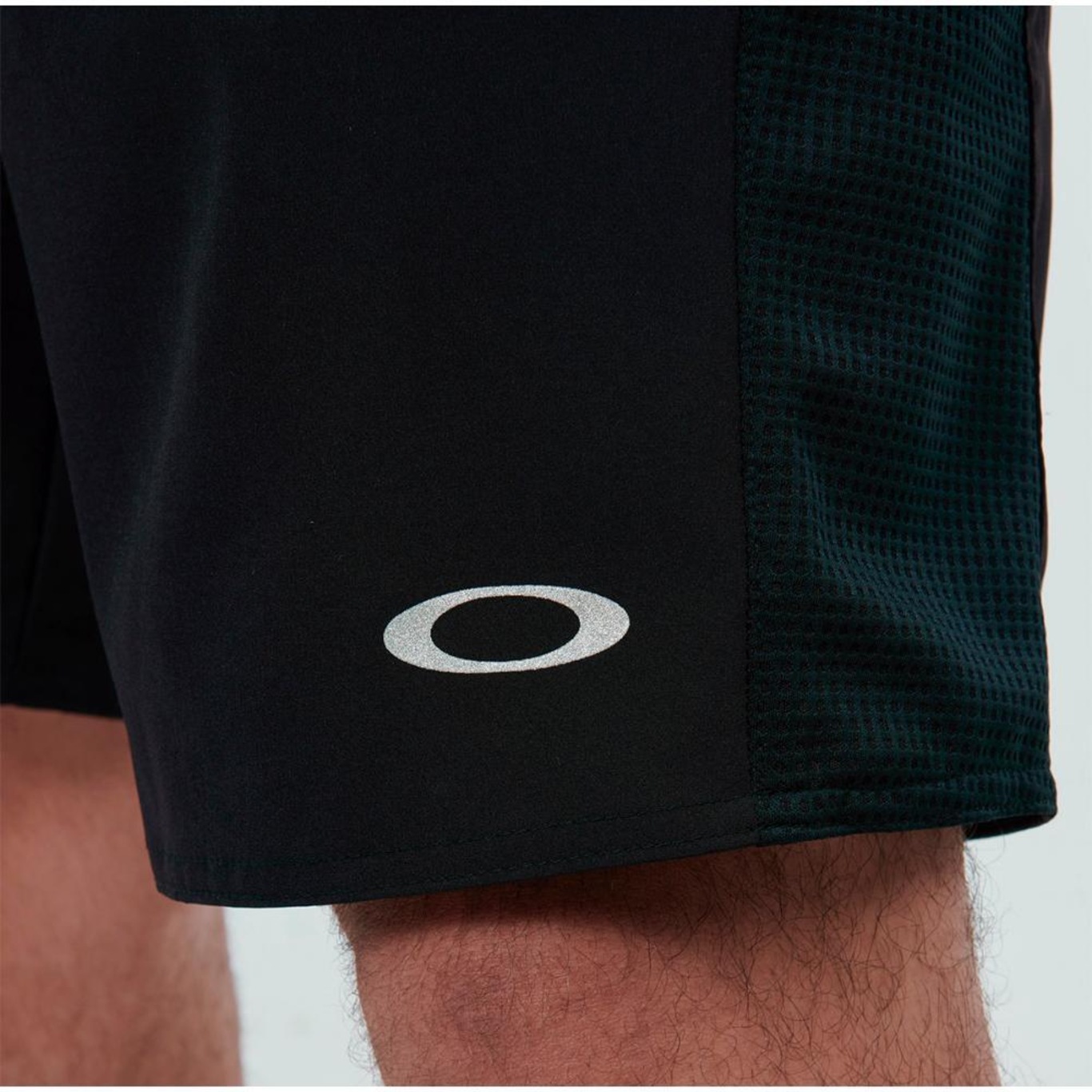 Oakley icon woven on sale shorts