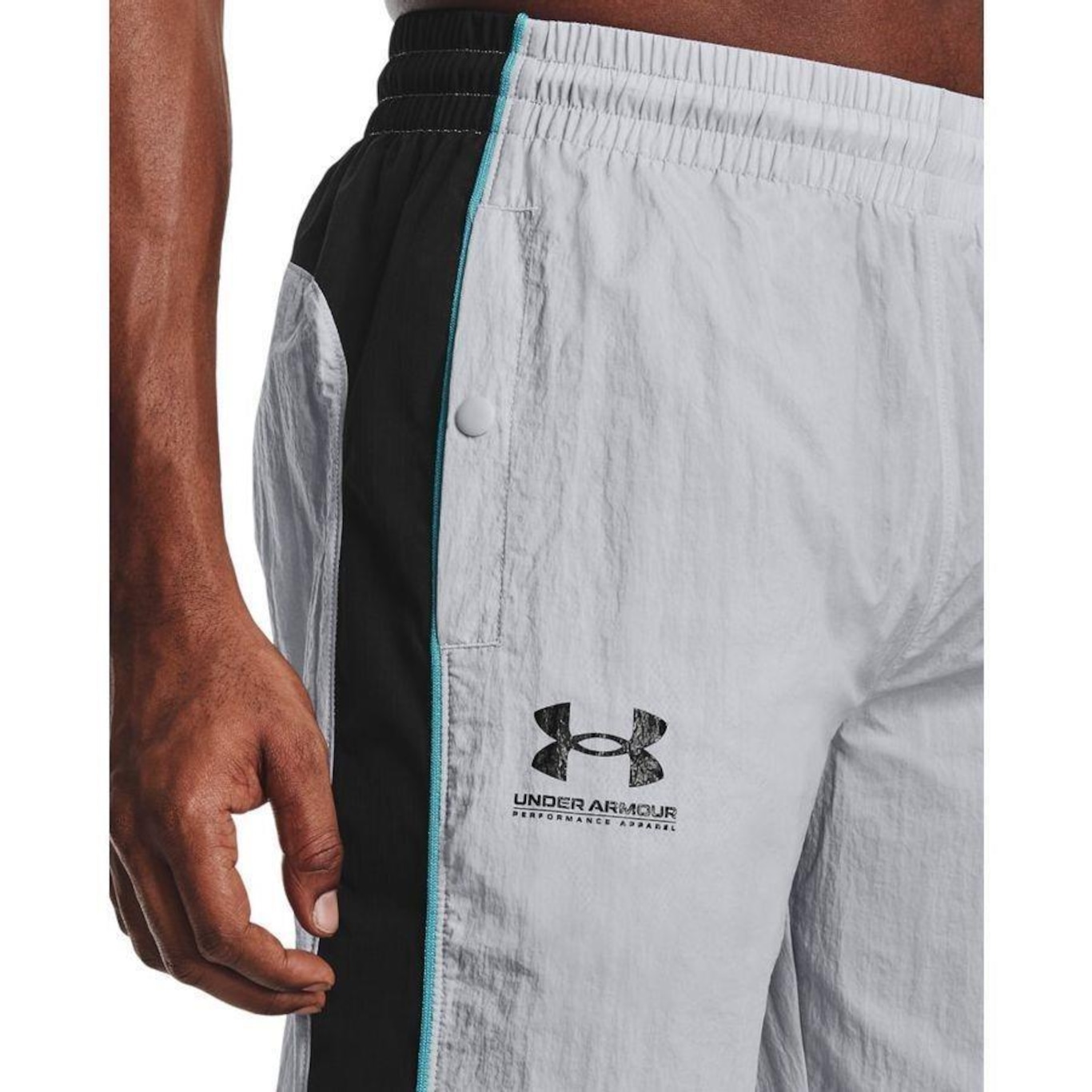 Calça Under Armour Woven Track - Masculina - Foto 4