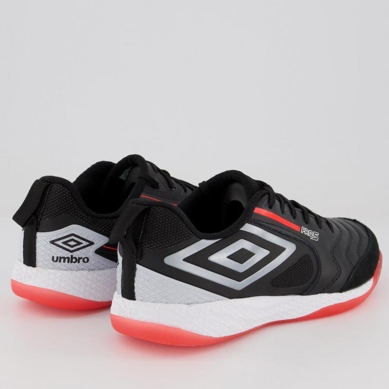 Chuteira umbro pro 3 best sale futsal peso