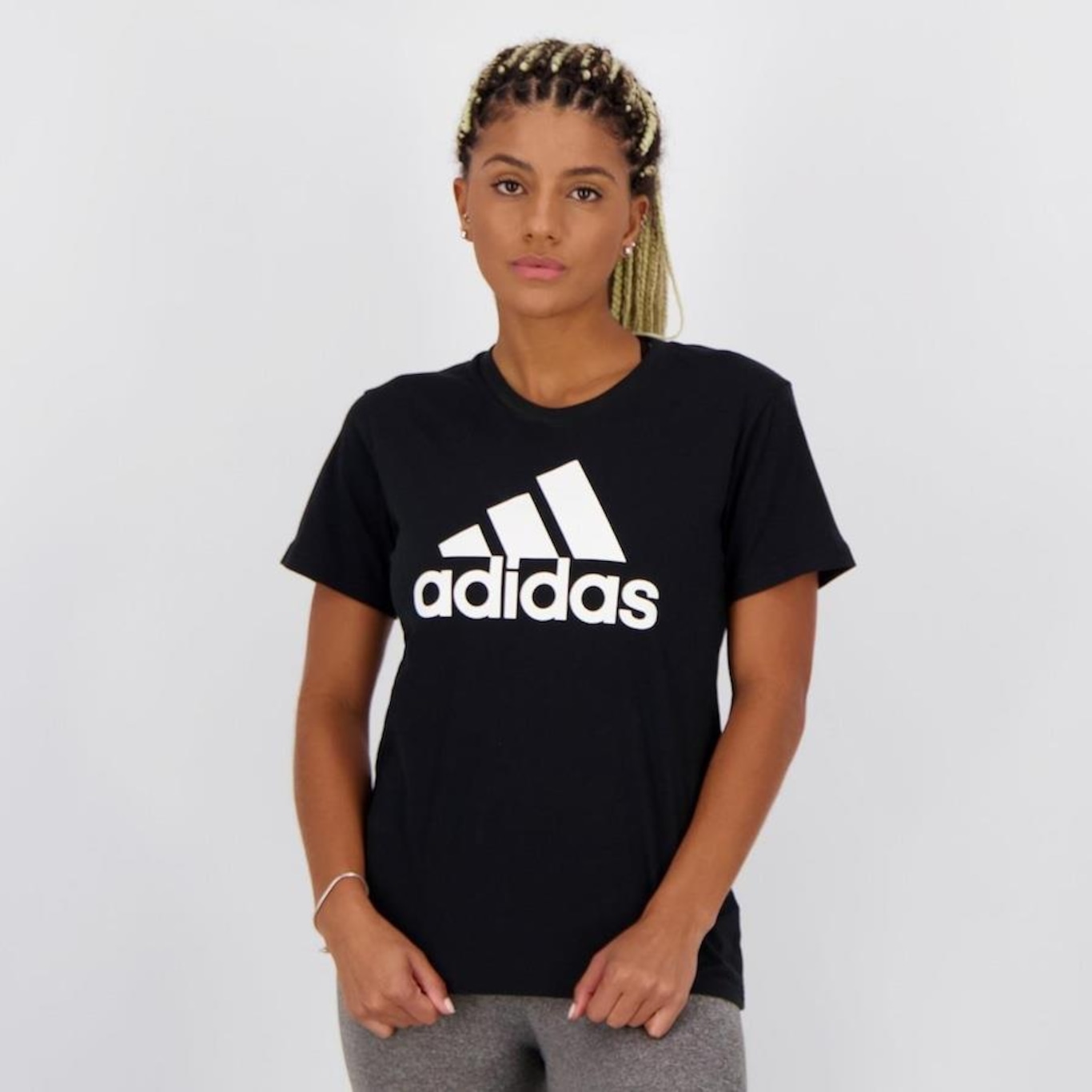 Camiseta adidas Loungewear Essentials Logo - Feminina - Foto 1