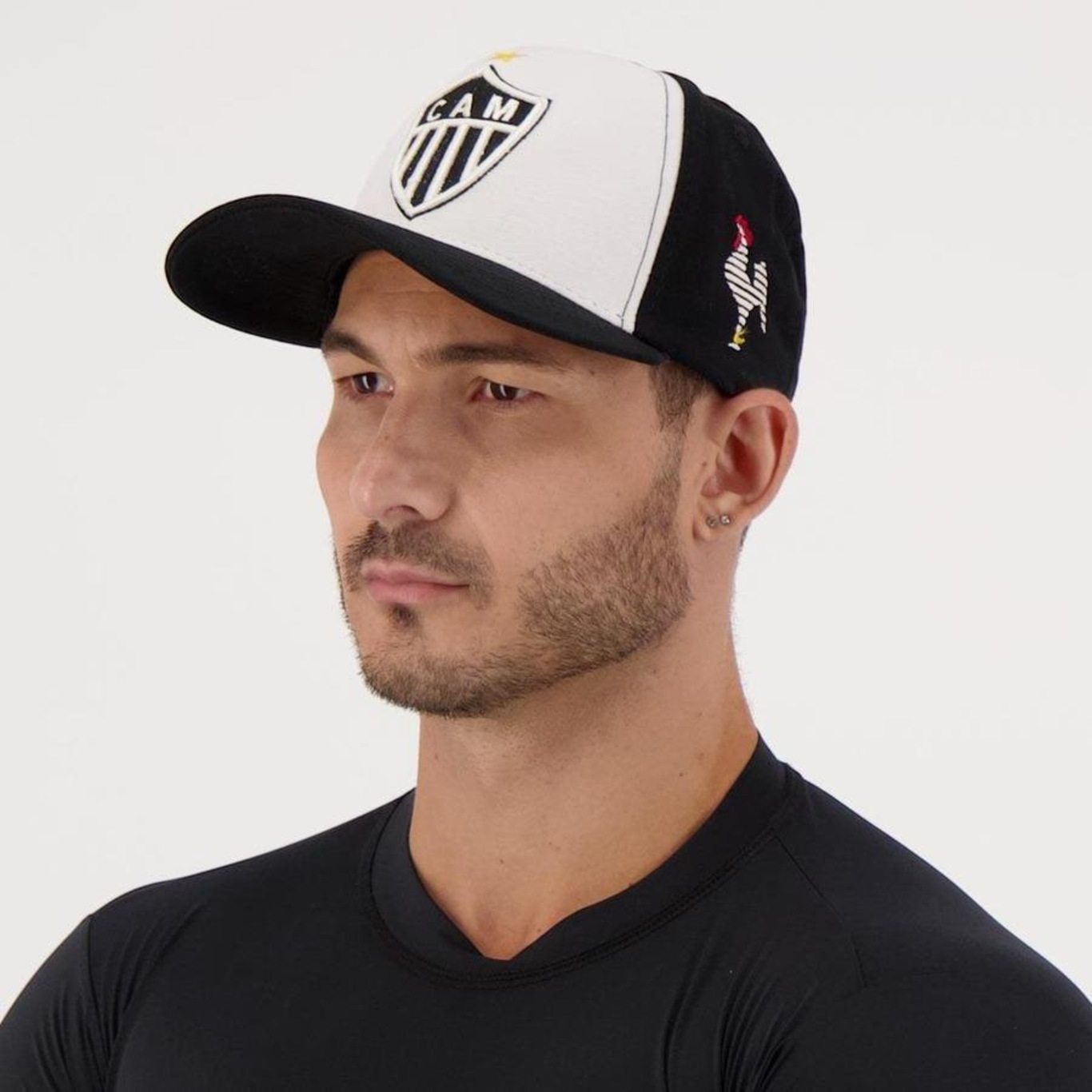 Boné Aba Curva Atlético Mineiro Escudo - Snapback - Adulto - Foto 5