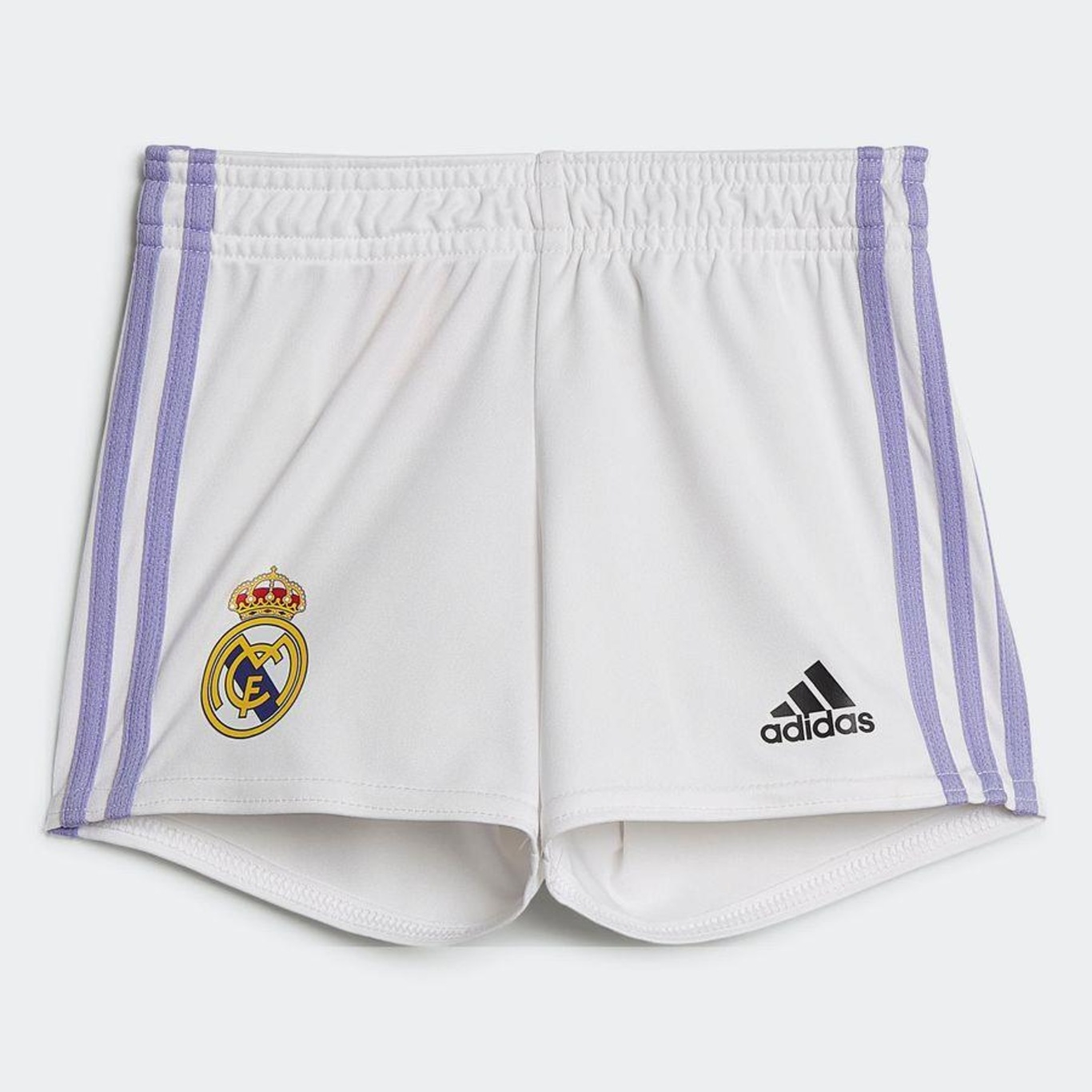 Real Madrid apresenta coleção de uniformes de viagem em parceria