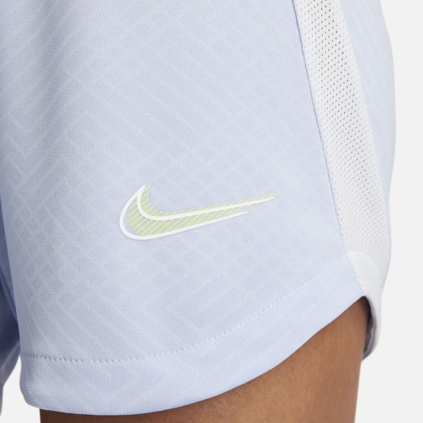 Nike dri store fit strike shorts