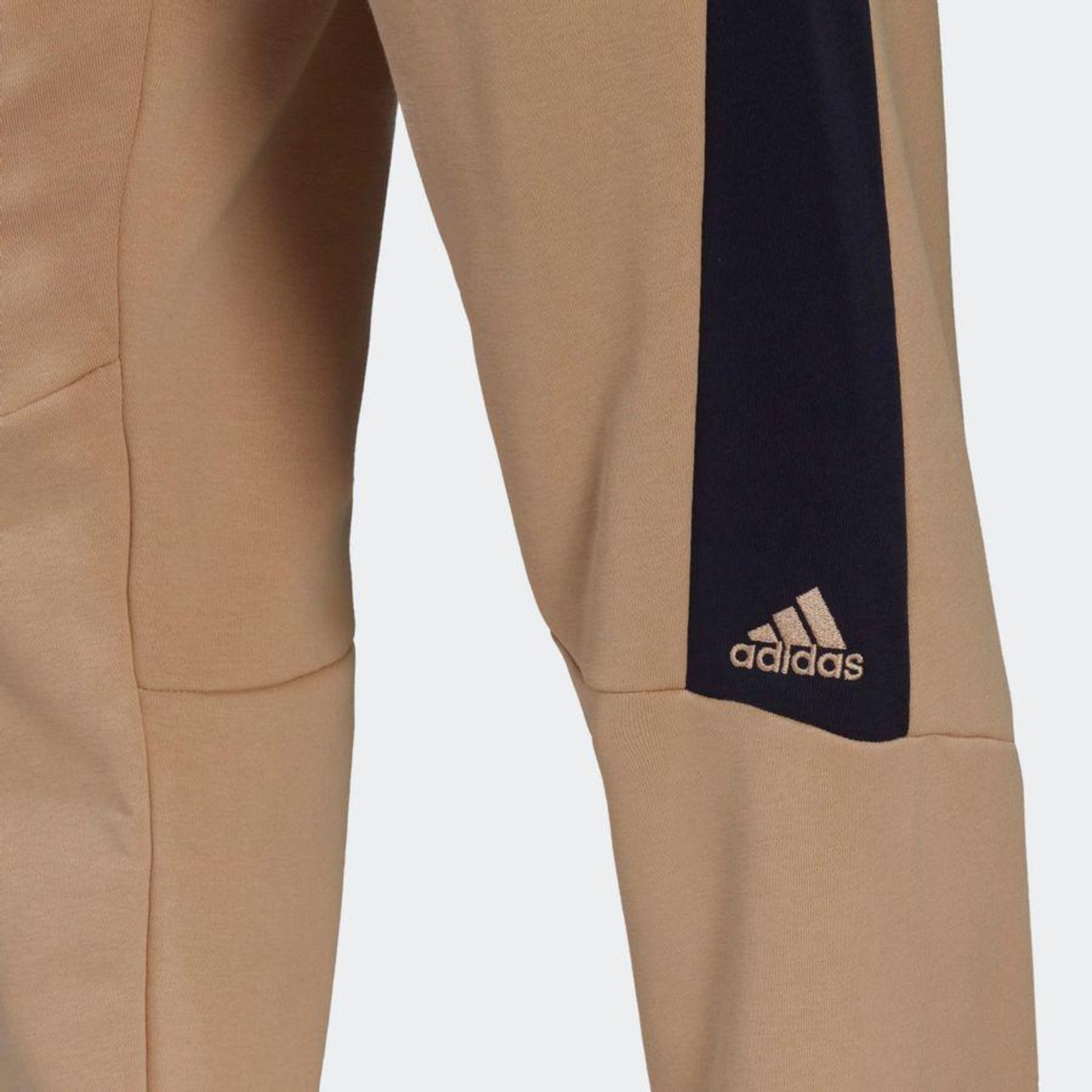 Calça Legging Future Icons Badge of Sport - Marrom adidas