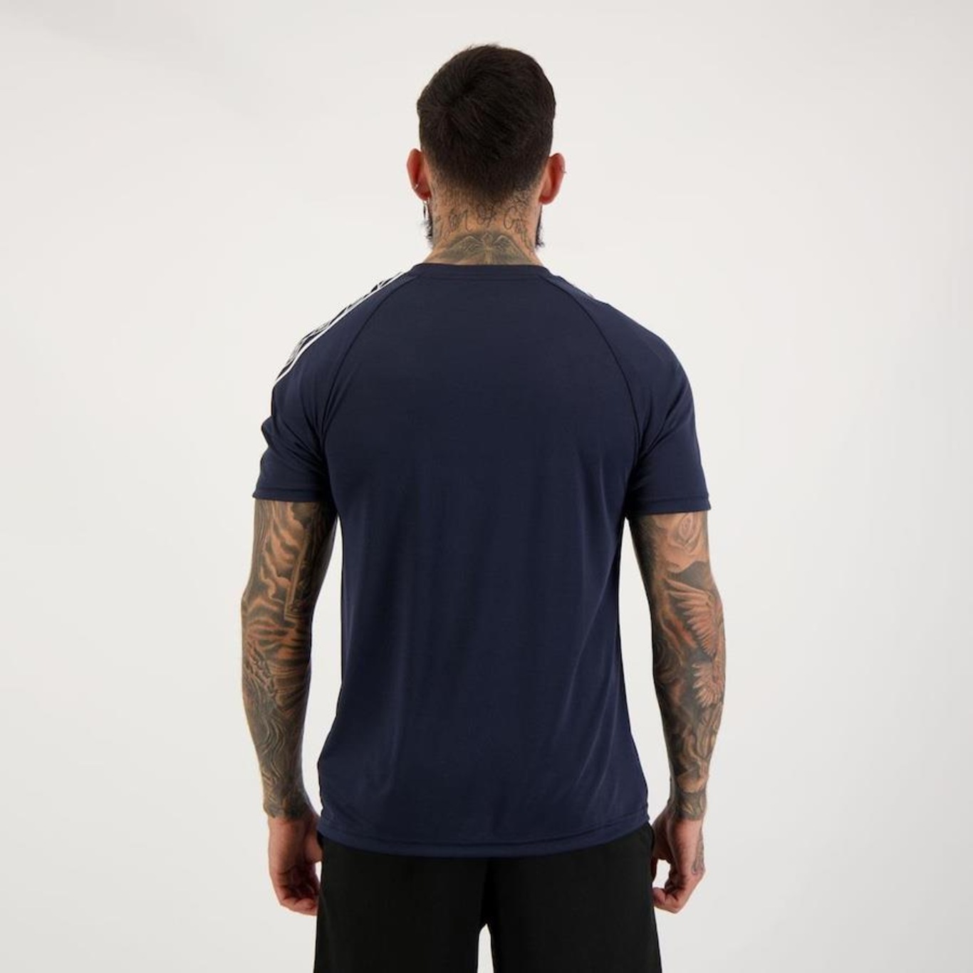 Camiseta Umbro Traditional Tape - Masculina - Foto 3