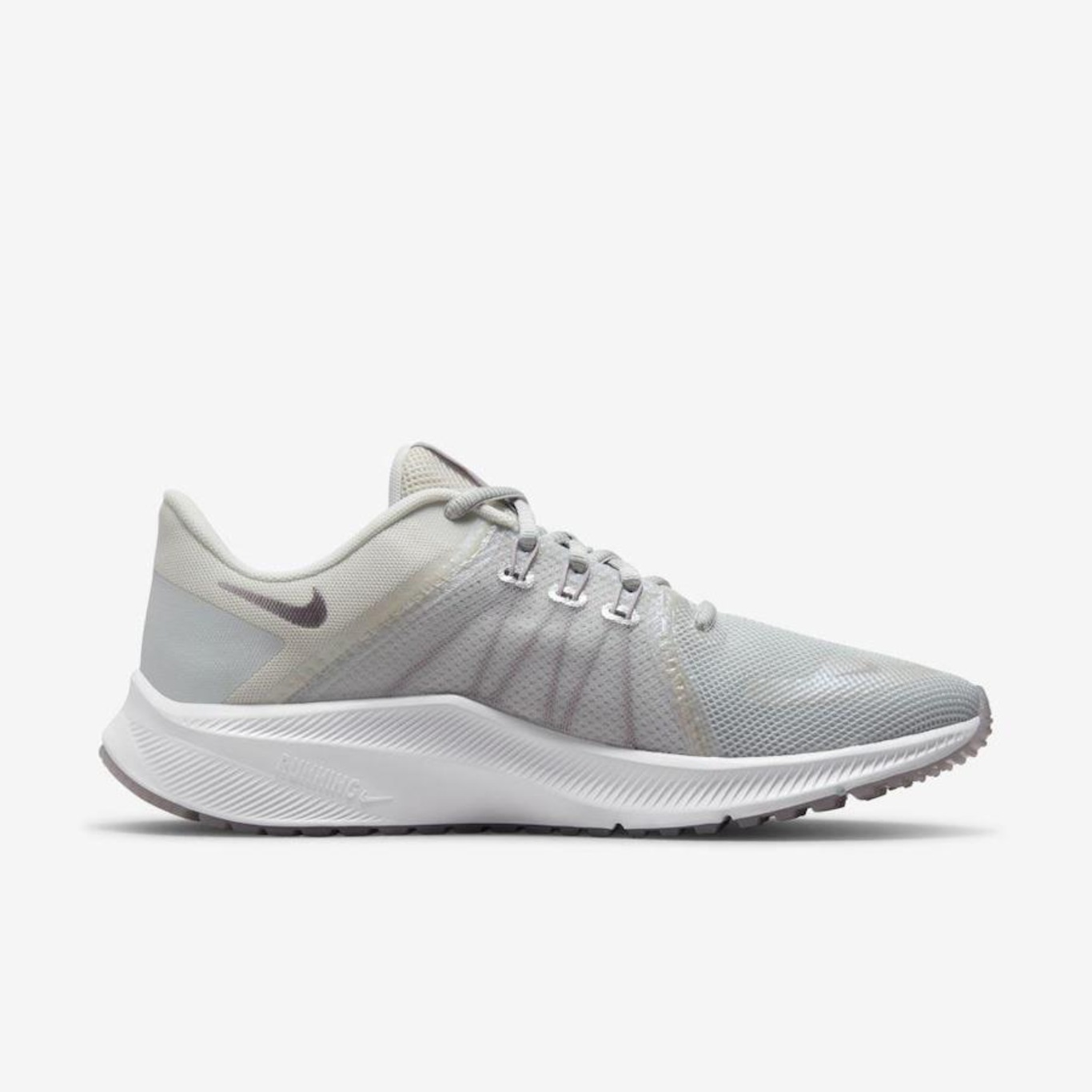 Women's best sale nike quest