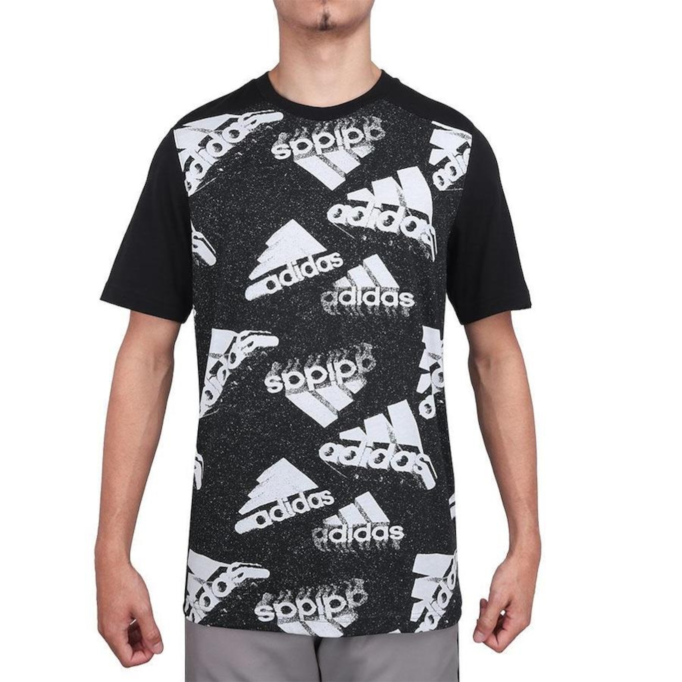 Camiseta adidas AOP Brand Love - Masculina - Foto 1