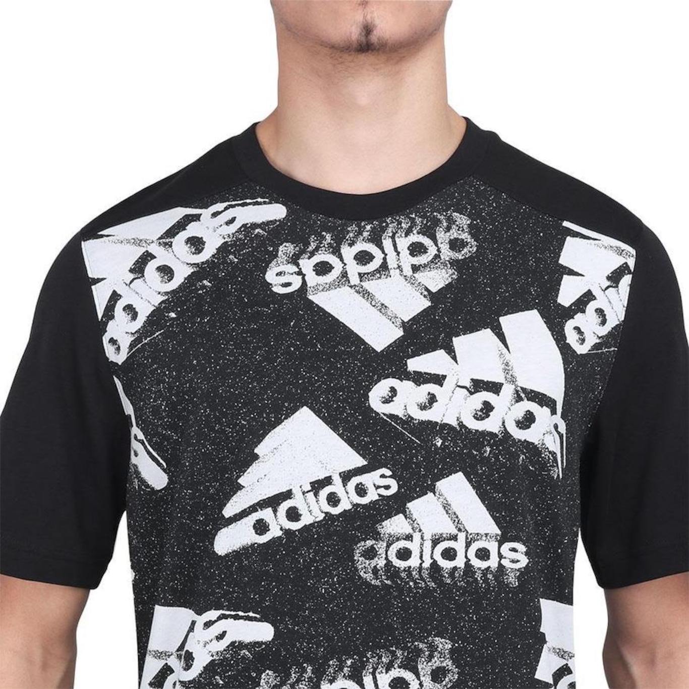 Camiseta adidas AOP Brand Love - Masculina - Foto 2