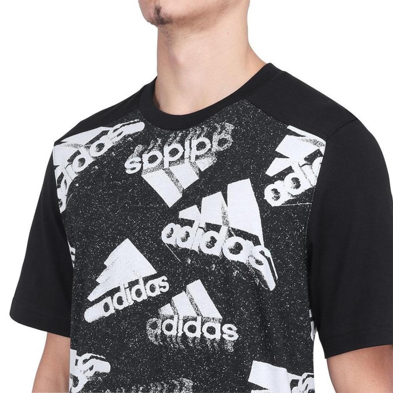 Camiseta adidas AOP Brand Love - Masculina - Foto 3