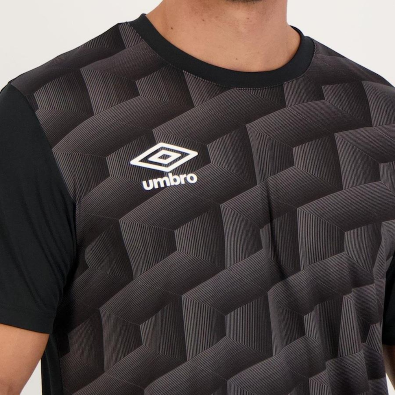 Camiseta Umbro Diamond D - Masculina - Foto 4