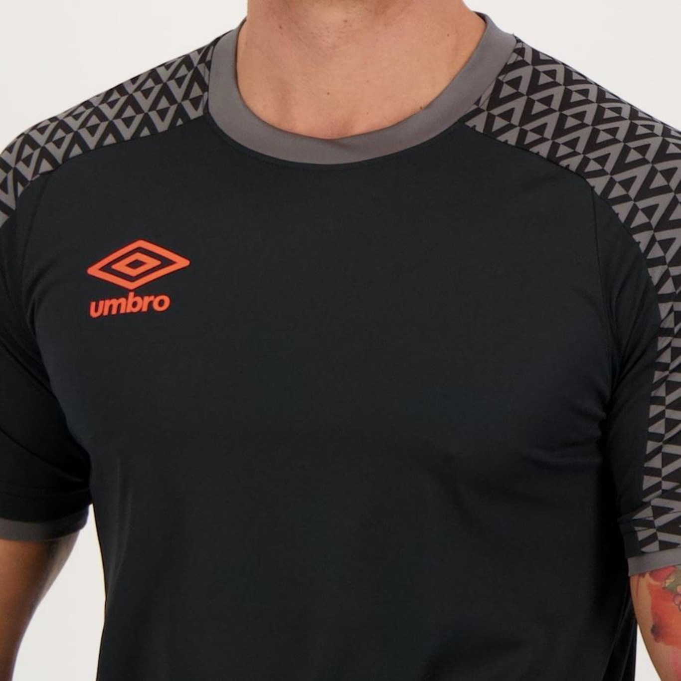 Camiseta Umbro Pro 5 - Masculina - Foto 4