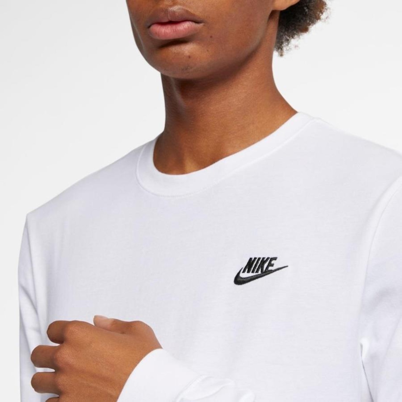 Camiseta Manga Longa Nike Sportswear Club Tee - Masculina - Foto 2