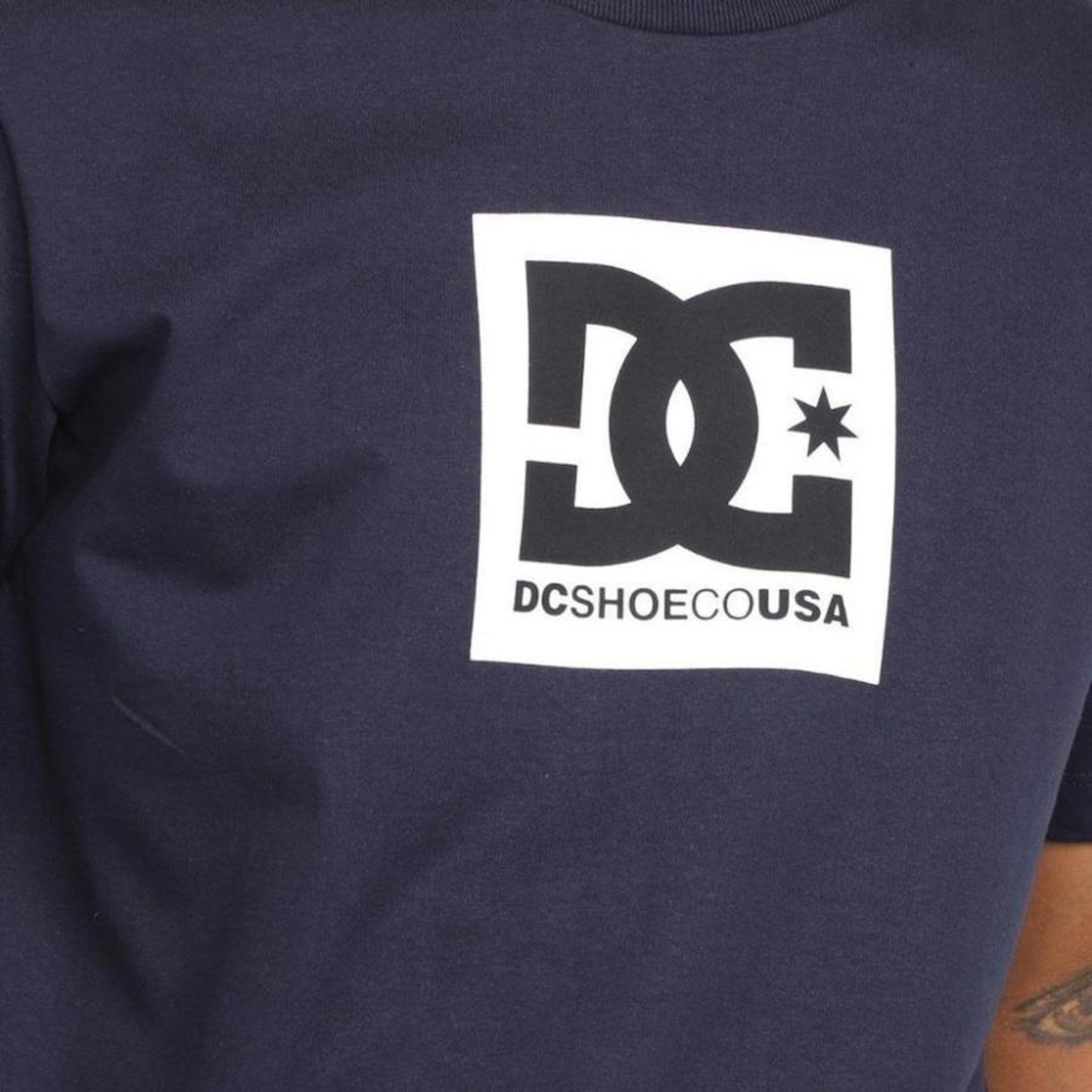 Camiseta DC Shoes Square Star Hss - Masculina - Foto 3