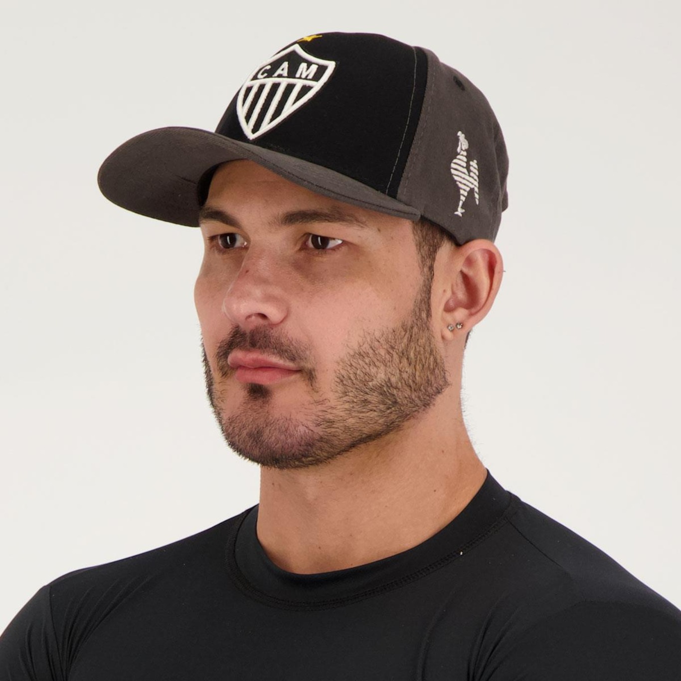 Boné Aba Curva Futfanatics Atlético Mineiro Logo - Snapback - Adulto - Foto 5