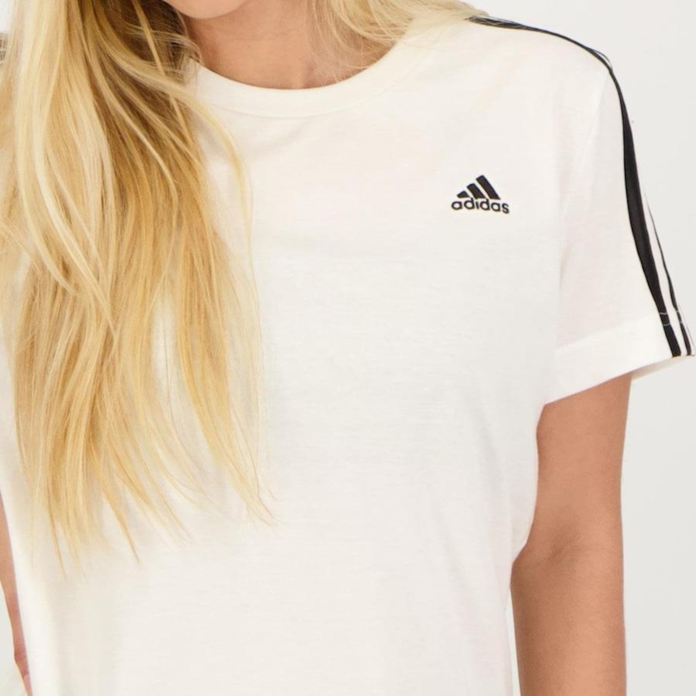 Camiseta adidas Essentials 3 Listras - Feminina - Foto 4