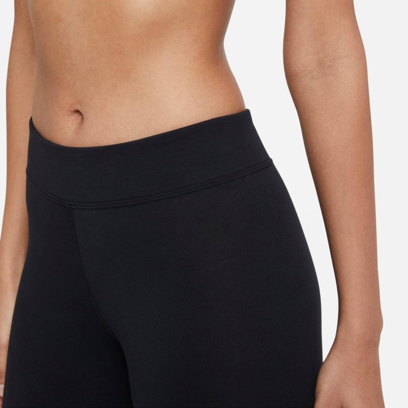 Calça Legging Nike Sportswear Essential - Feminina - Foto 3