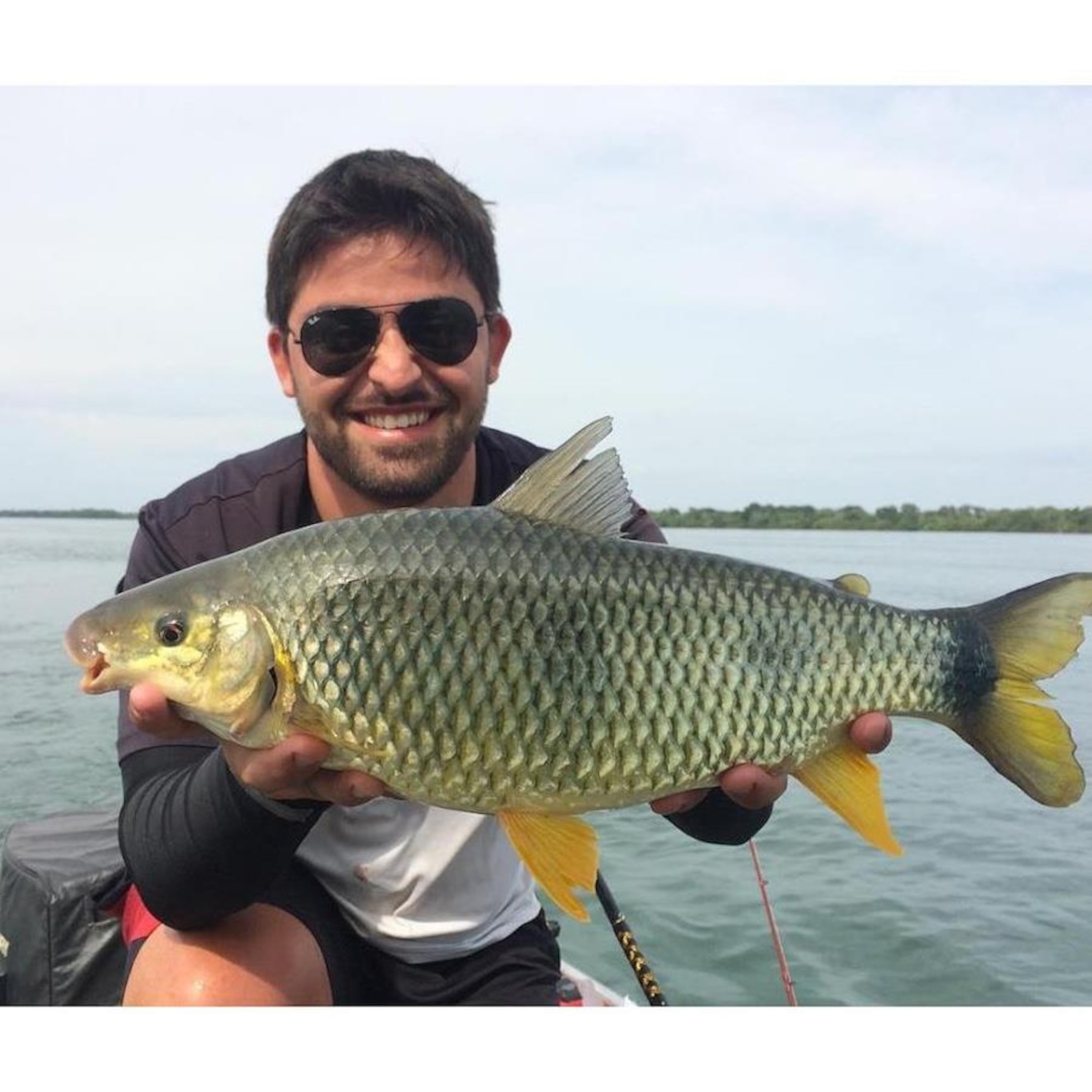 Alicate de Pesca com Cabo Antiderrapante e Balança 21kg - Foto 4