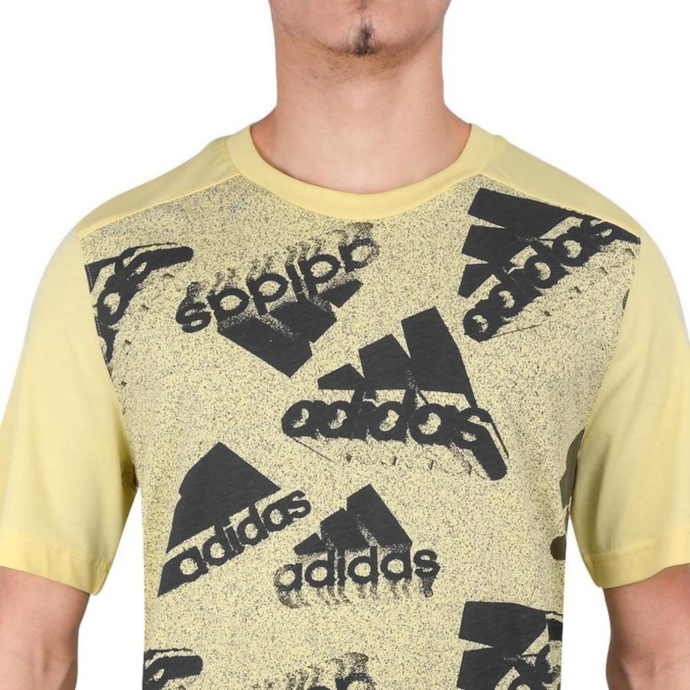 Camiseta adidas AOP Brand Love - Masculina - Foto 2