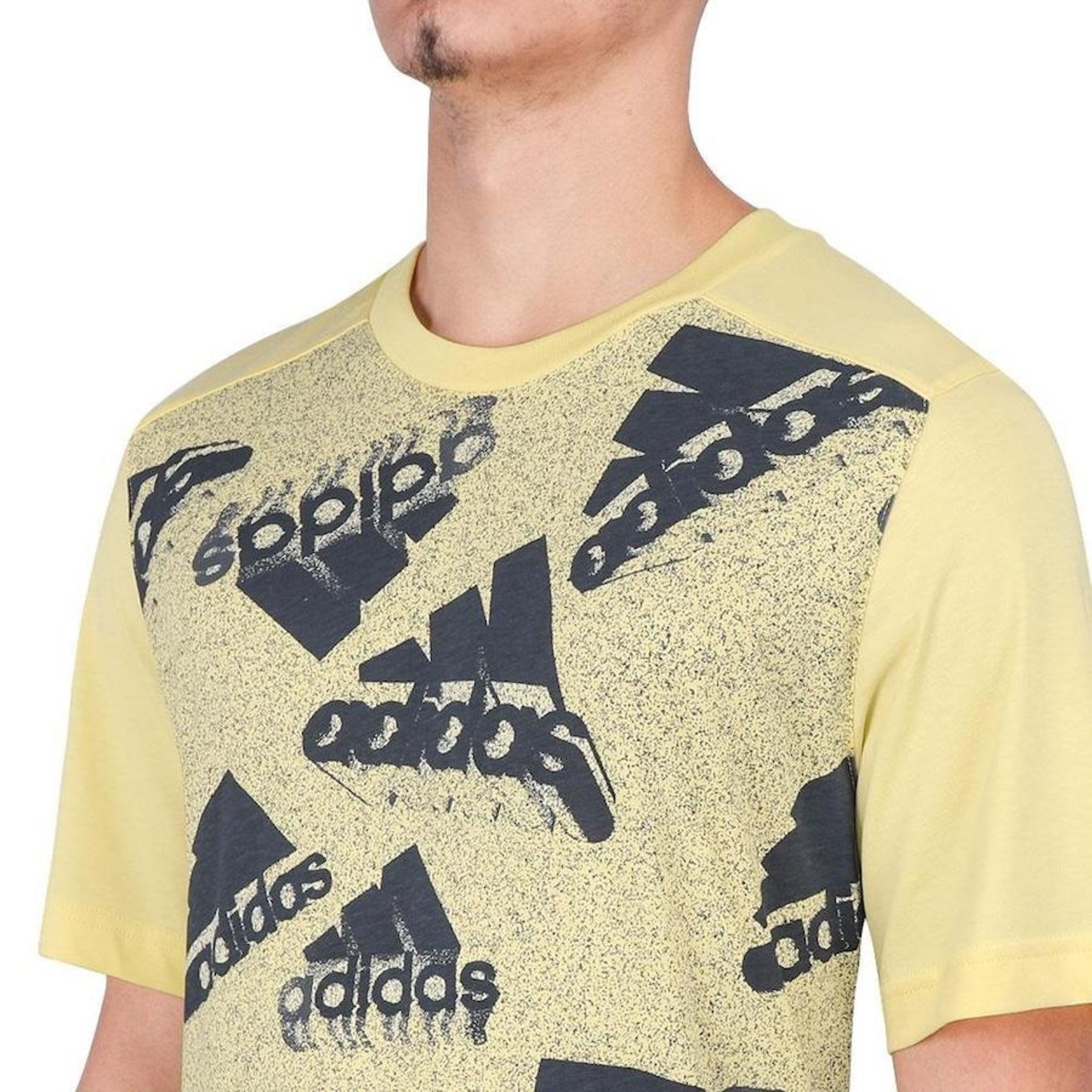 Camiseta adidas AOP Brand Love - Masculina - Foto 3