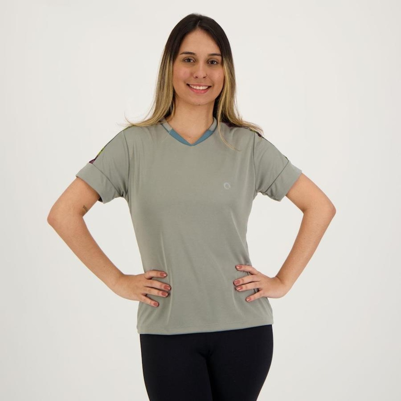 Camiseta Área Sports Tan Feminina - Cinza