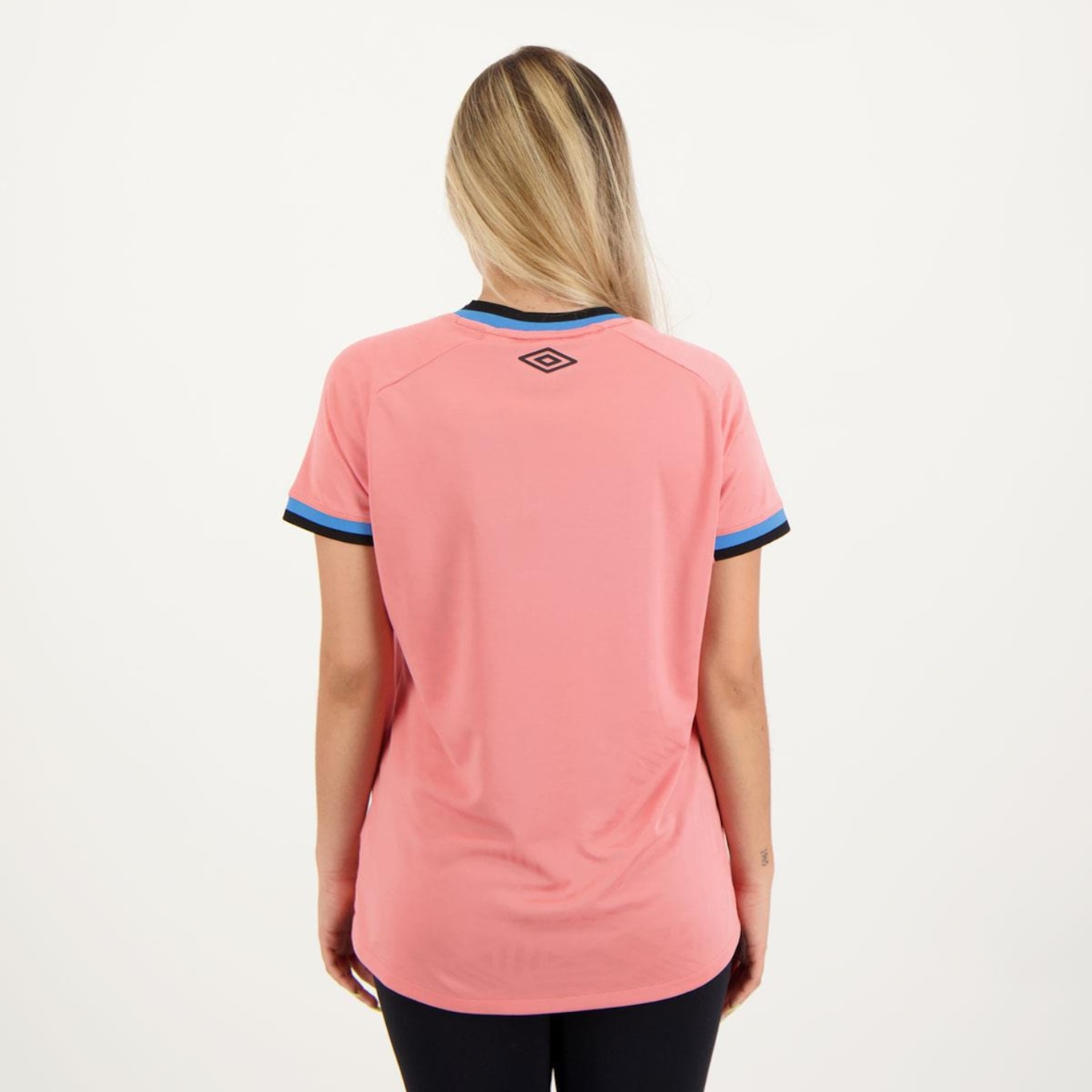 Camisa do Grêmio 2022 Umbro Outubro Rosa - Feminina - Foto 3