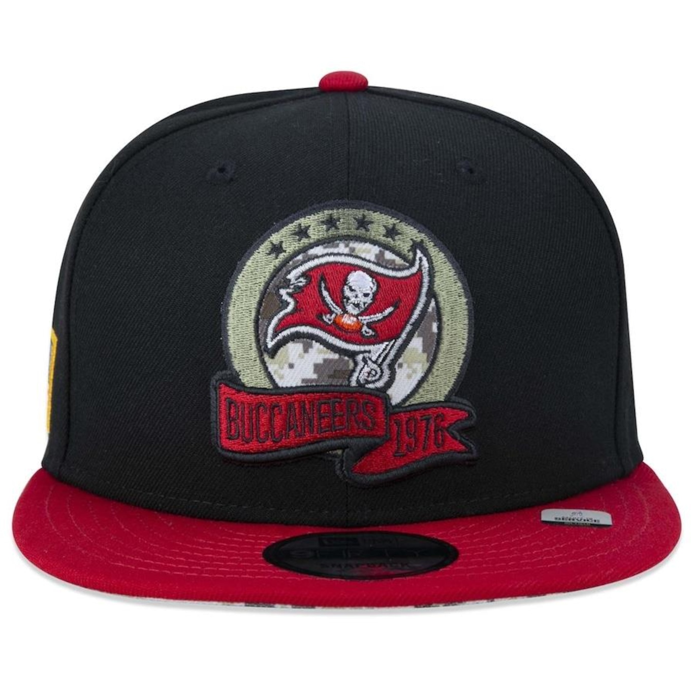 Boné Aba Reta New Era 9Fifty Tampa Bay Buccaneers Salute To Service 2022 - Snapback - Adulto - Foto 2