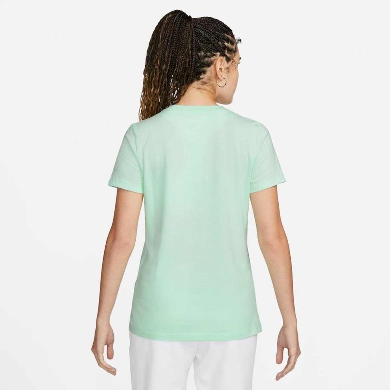 Camiseta Nike Sportswear Tee Essential Icon Futura Feminina - Produtos