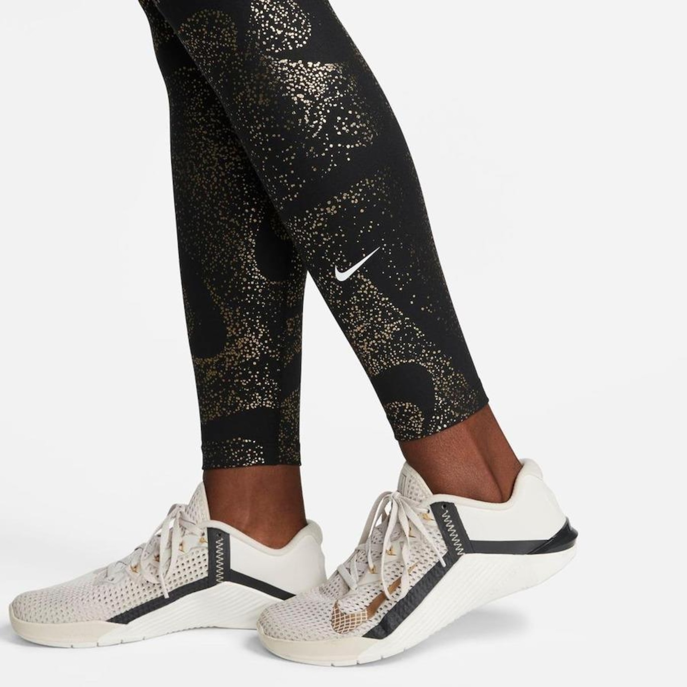 Calça Legging Nike One - Feminina - Foto 5