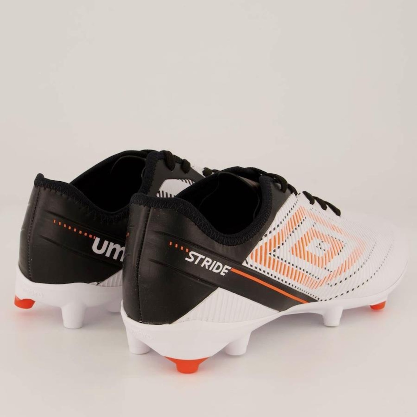 Chuteira de Campo Umbro Stride - Adulto - Foto 3