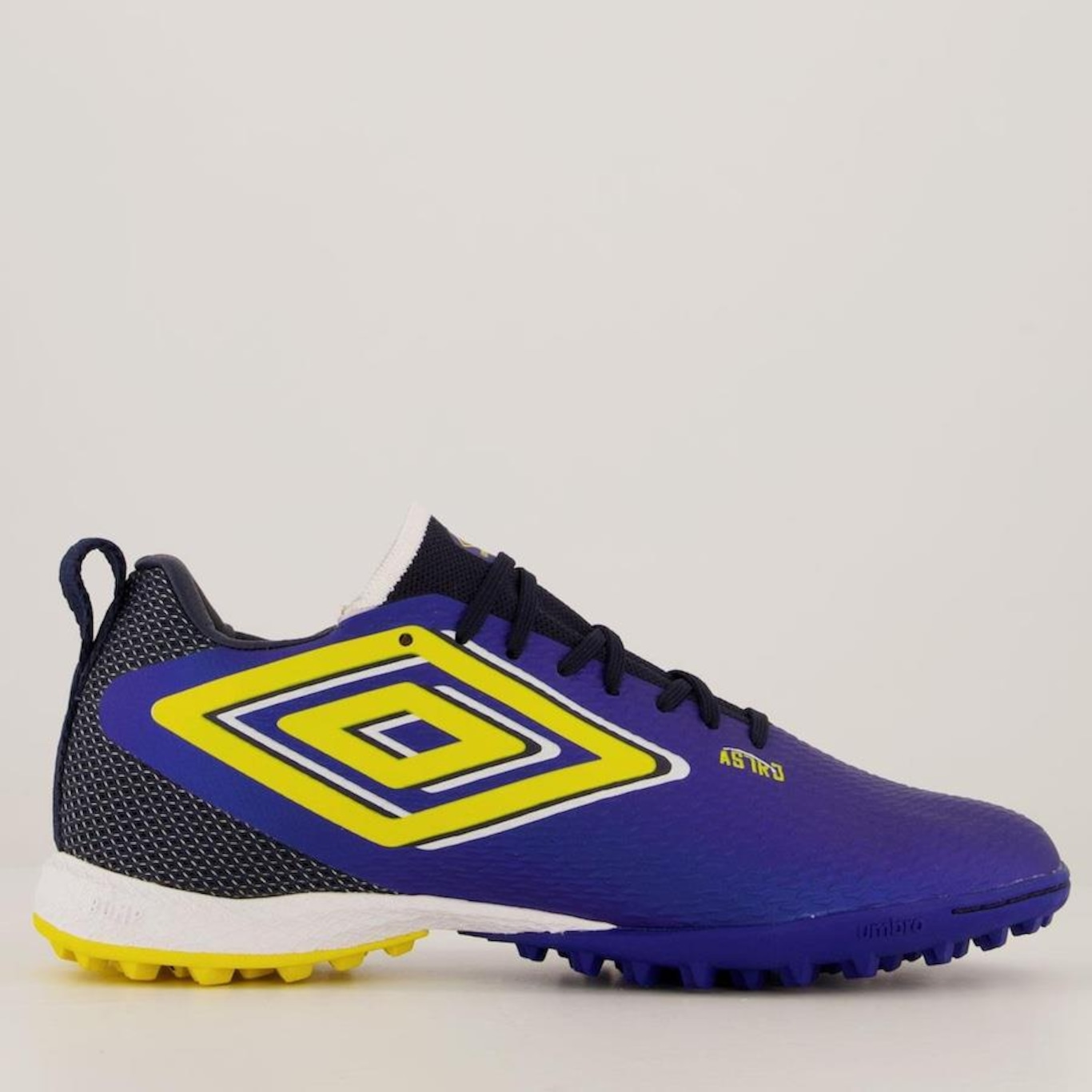 Chuteira Society Umbro Astro - Adulto - Foto 1