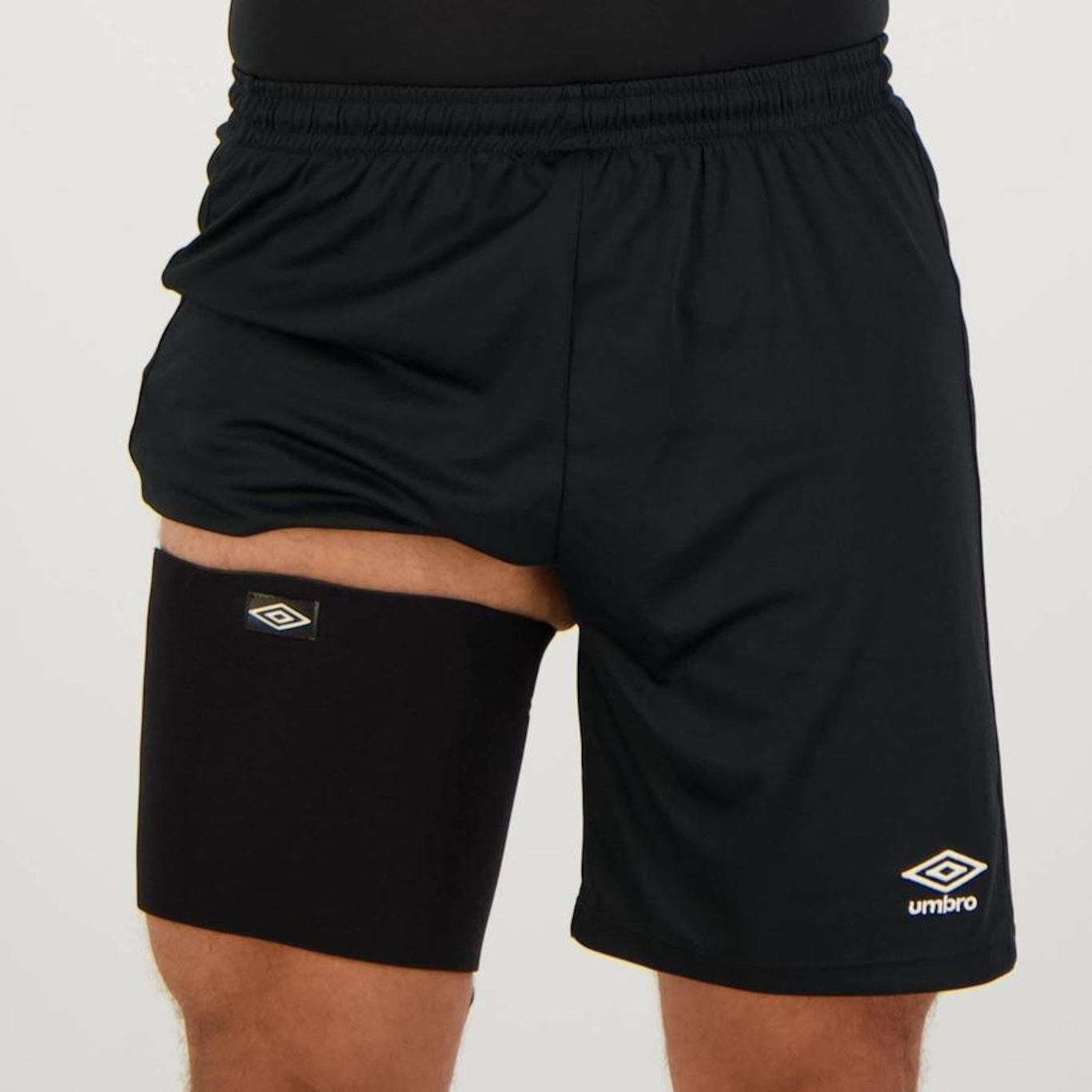 Coxal Umbro Basic Borracha Revestida - Adulto - Foto 1