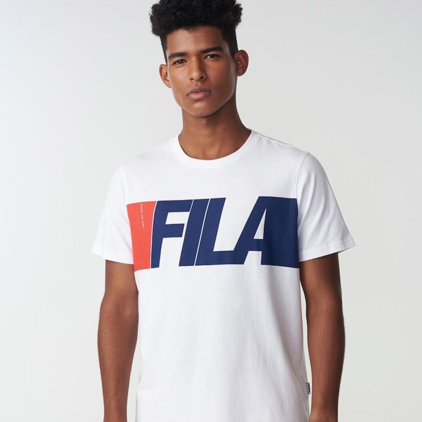 Camiseta Fila Italic Lifestyle - Masculina - Foto 3