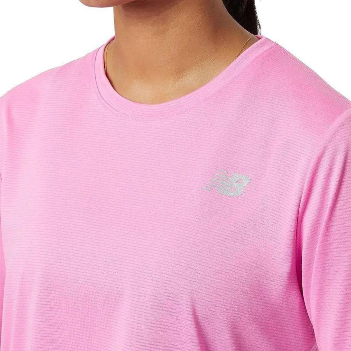 Camiseta New Balance Accelerate - Feminina - Foto 4