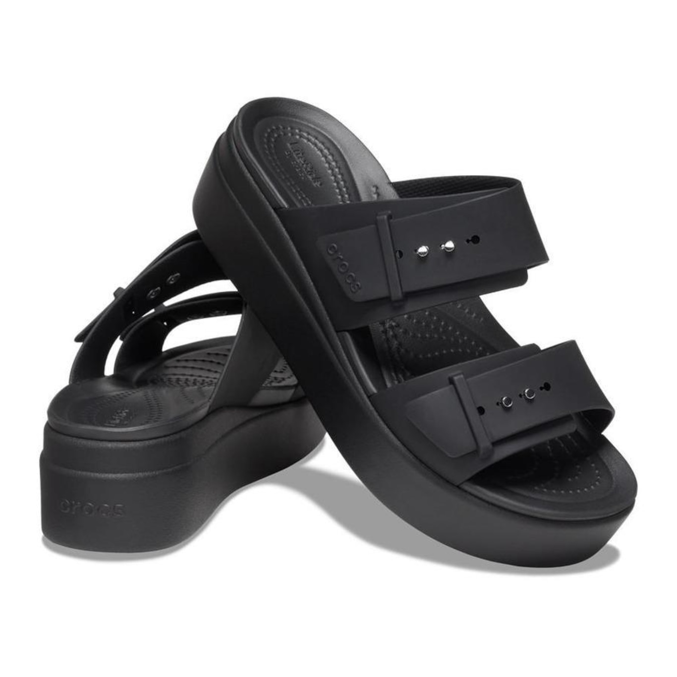 Sandália Crocs Brooklyn Sandal Low Wedge - Feminino - Foto 4