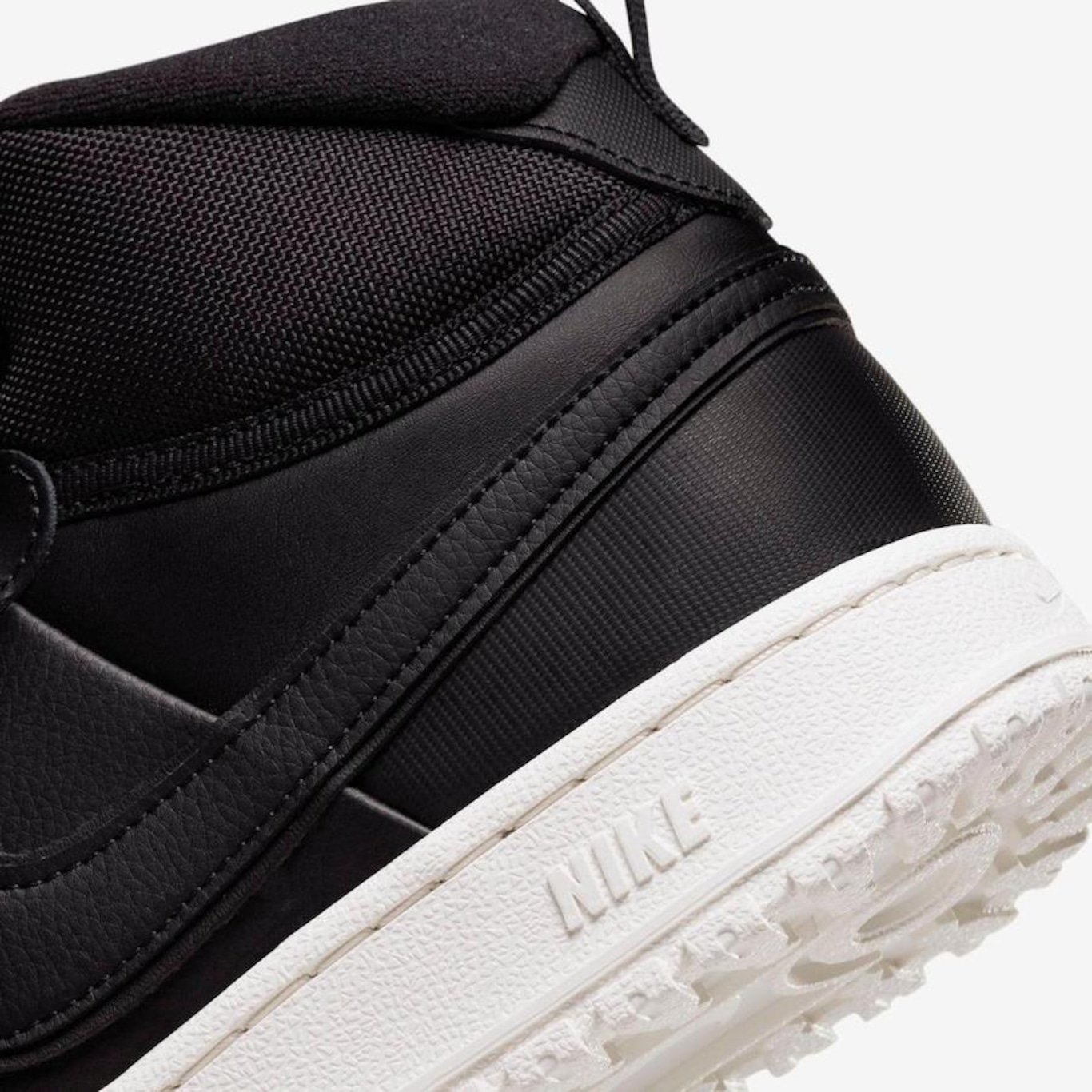 Nike mid winter store black