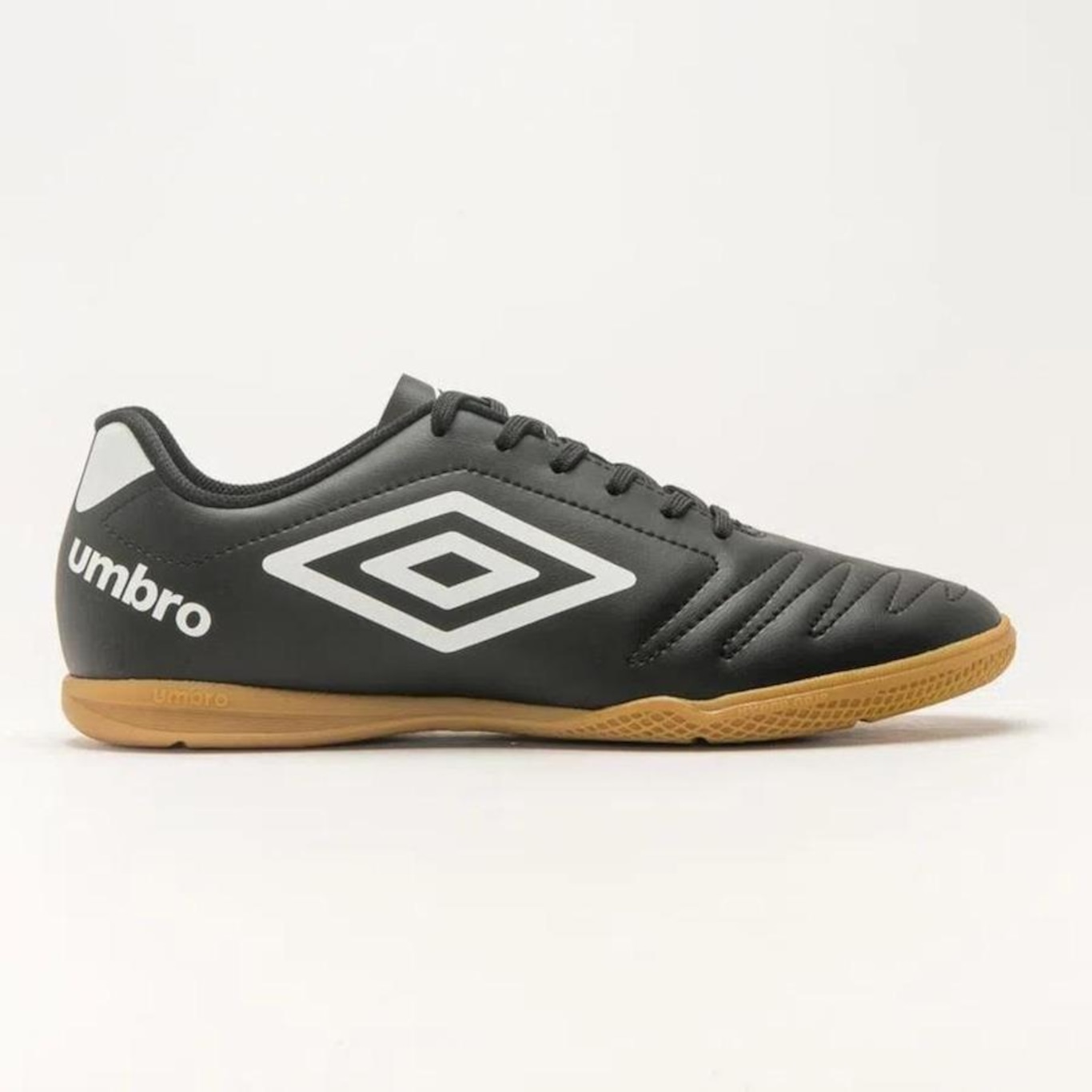 Chuteira de Futsal Umbro Profissional Indoor Black Edition - Adulto - Foto 1