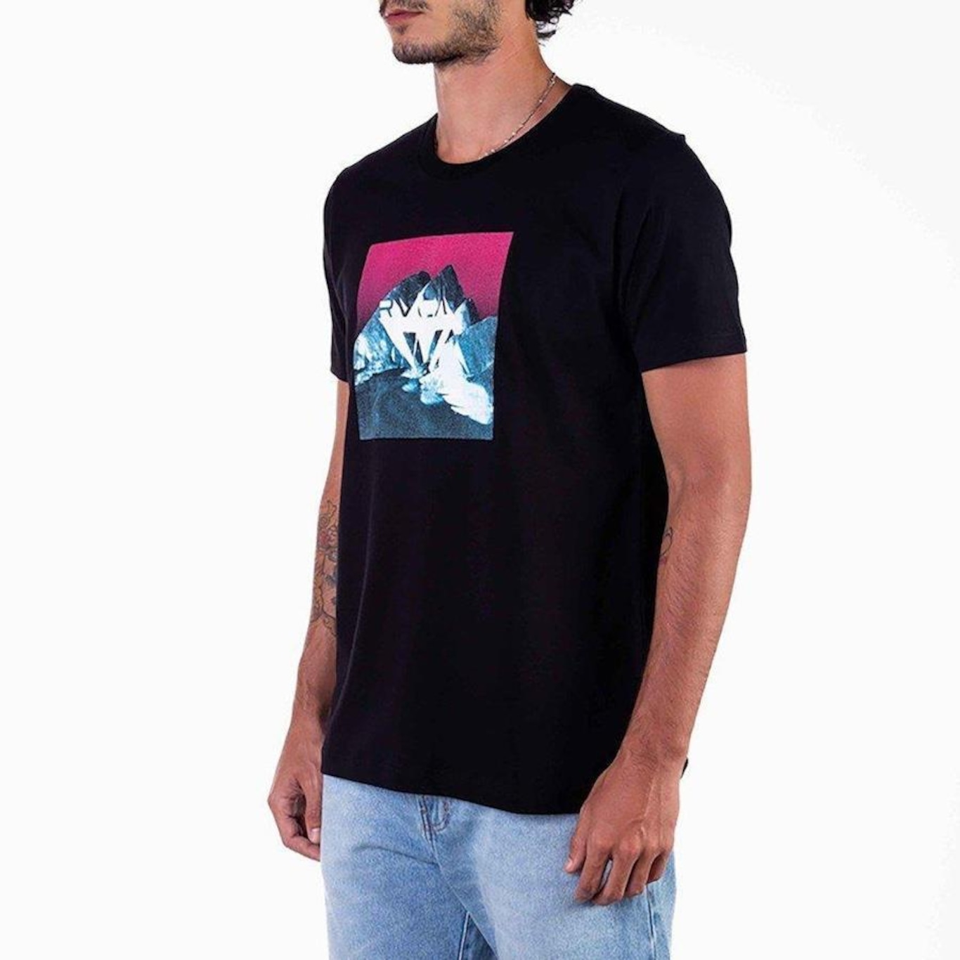 Camiseta RVCA Bedrock - Masculina - Foto 3