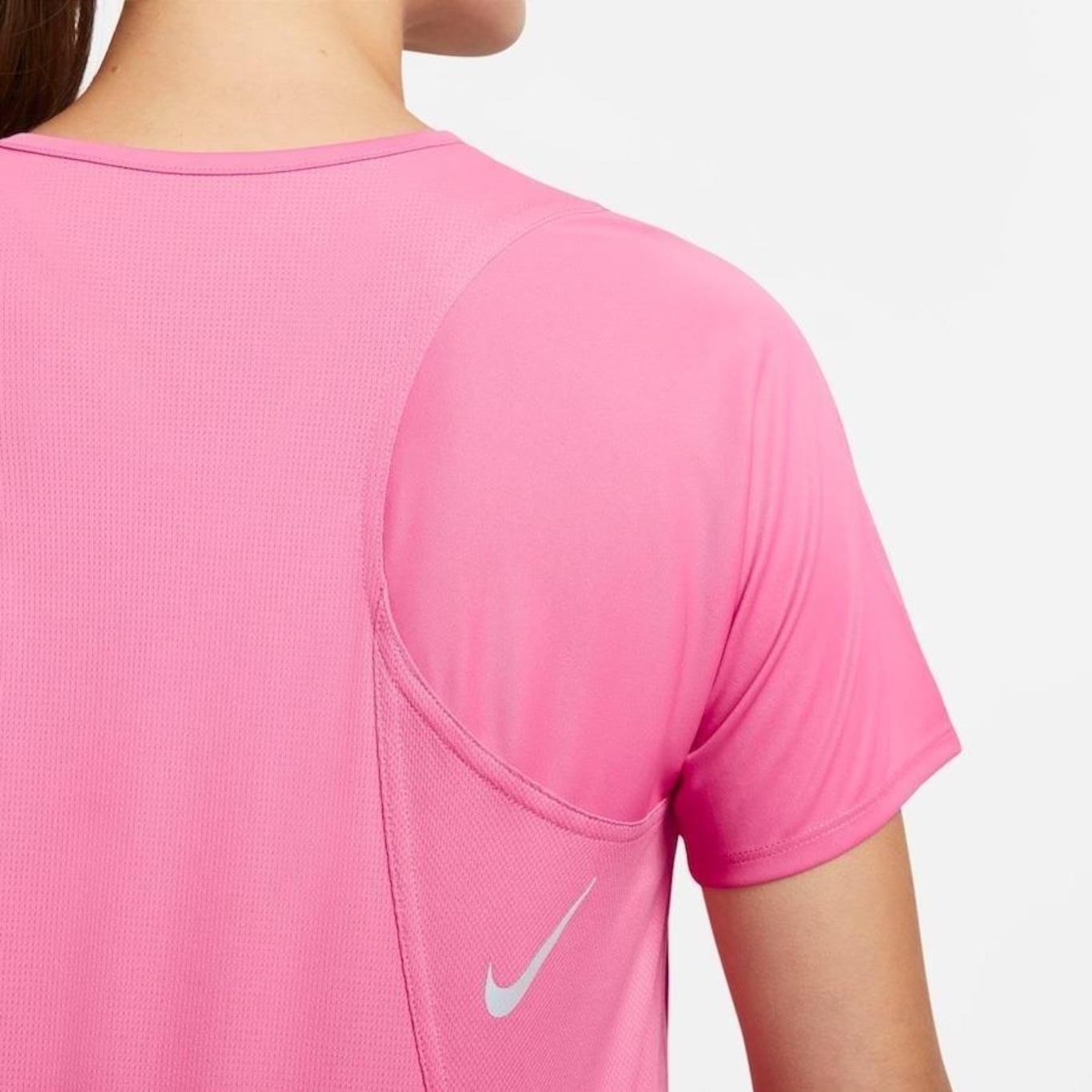 Camiseta Nike Dri-FIT Race - Feminina - Foto 5