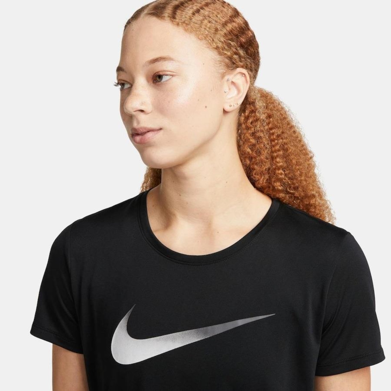 Camiseta Nike Dri-FIT One Swoosh - Feminina em Promoção