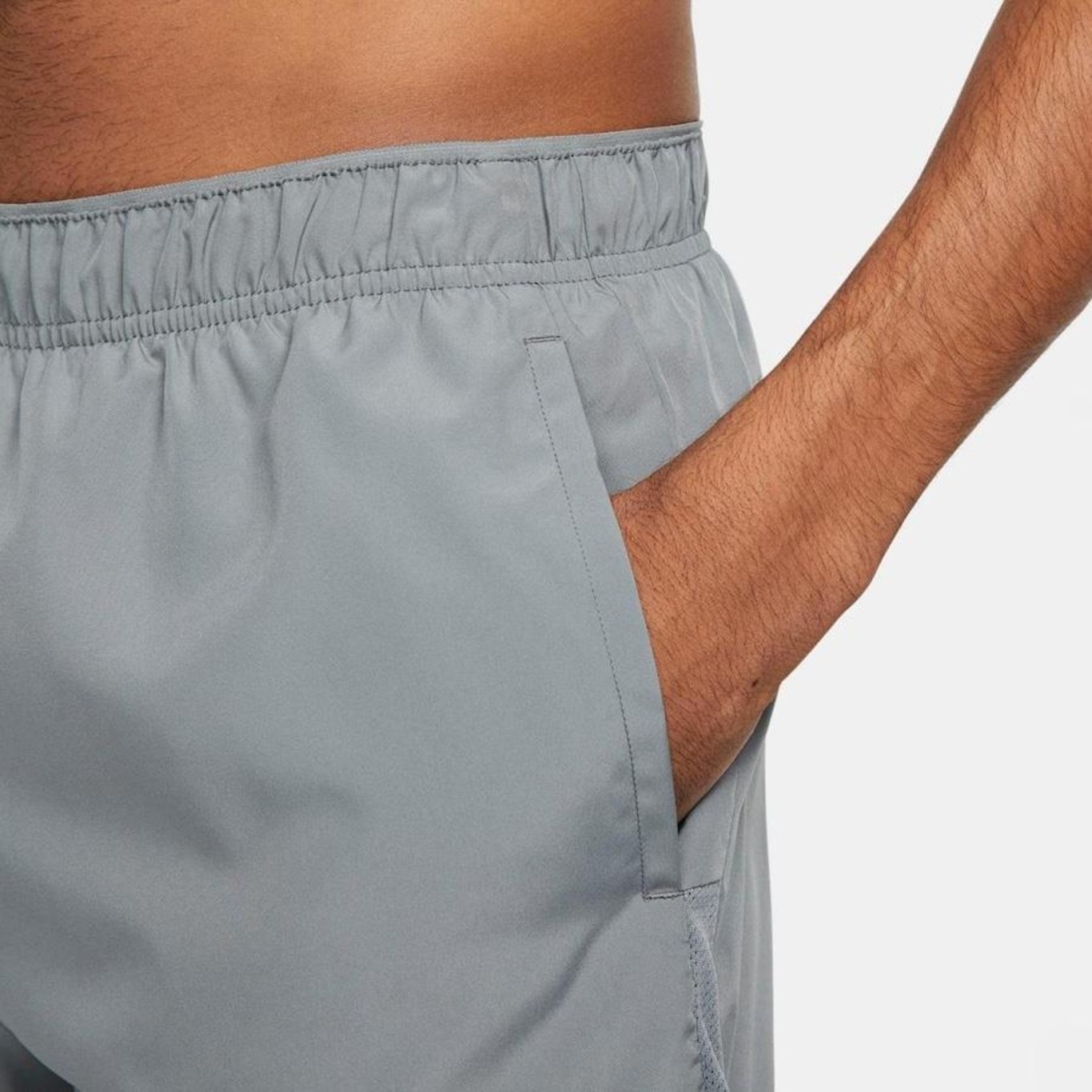 Shorts Nike Dri-FIT Challenger - Masculino - Foto 4